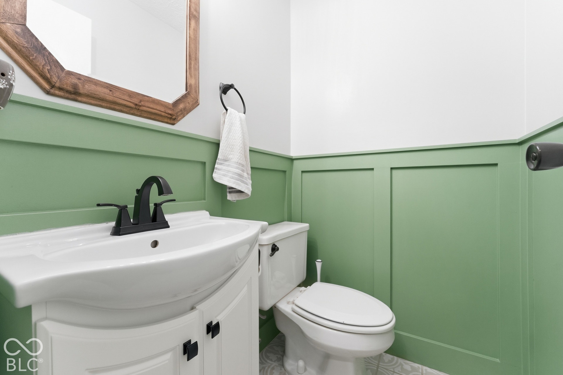 8219 Castle Ridge, Indianapolis, IN 46256