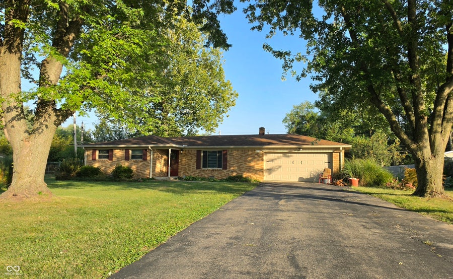 Property photo for 4231 Solun Road, Indianapolis, IN