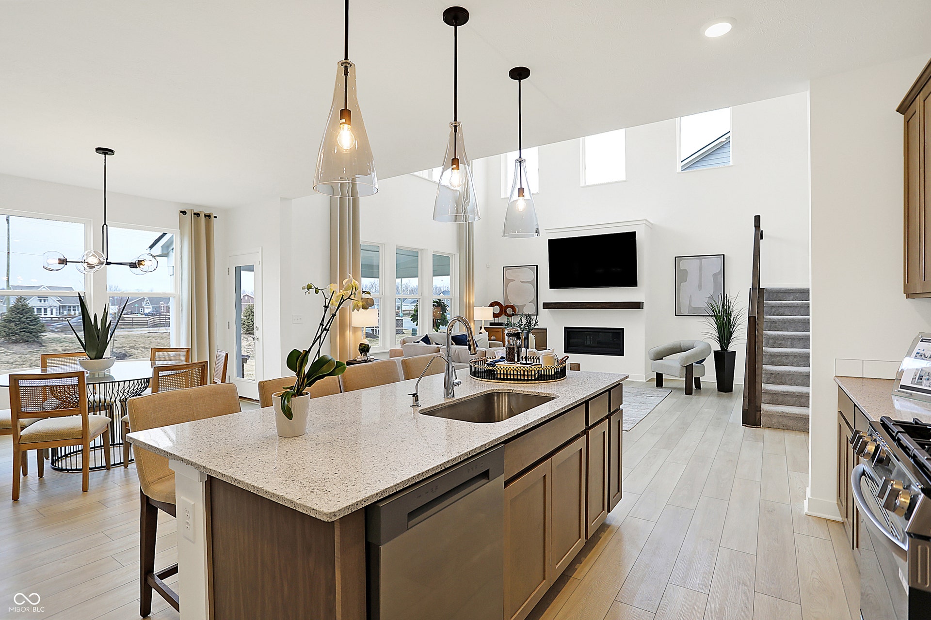 2426 Red Squirrel Way, Zionsville, IN 46077