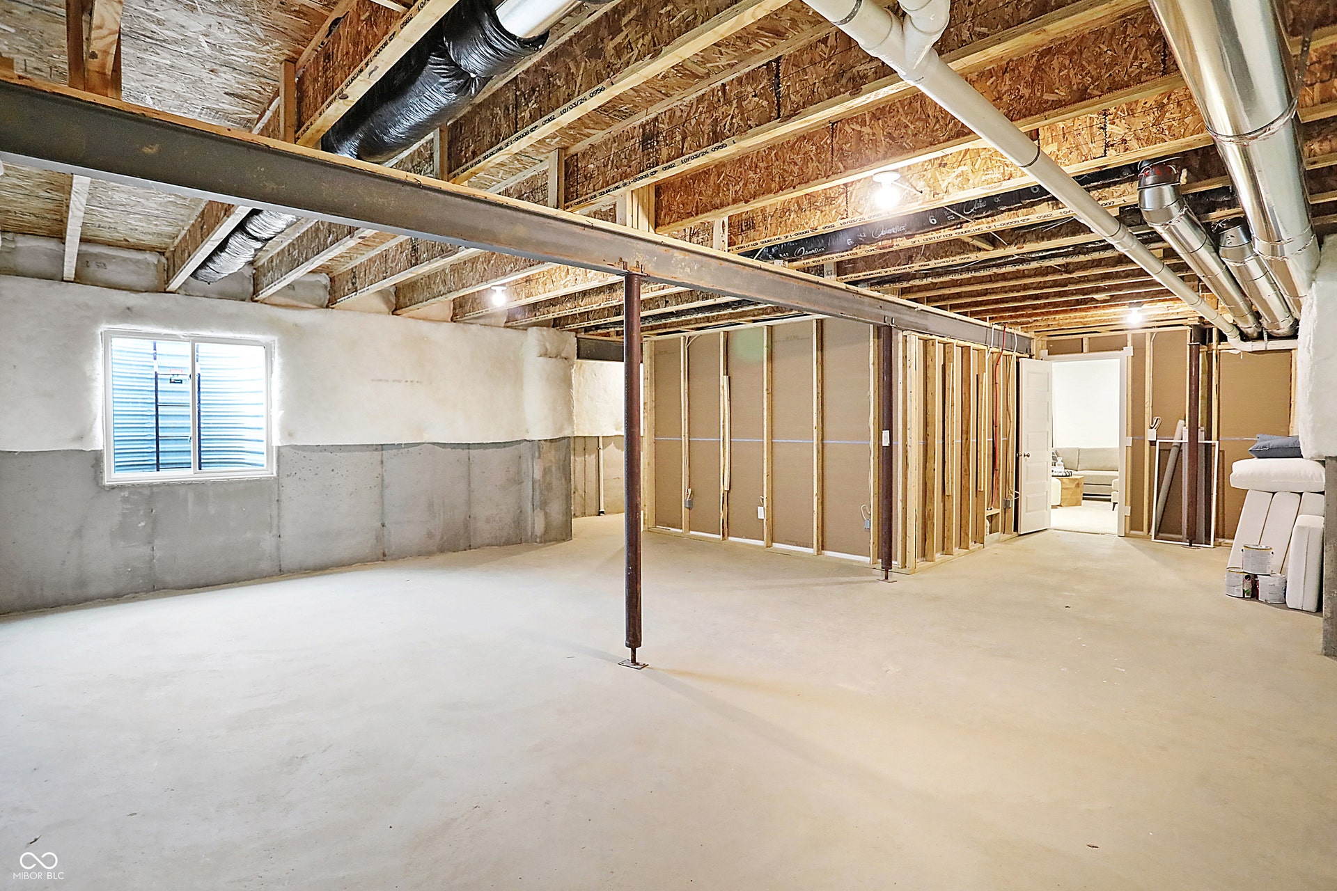 2426 Red Squirrel Way, Zionsville, IN 46077