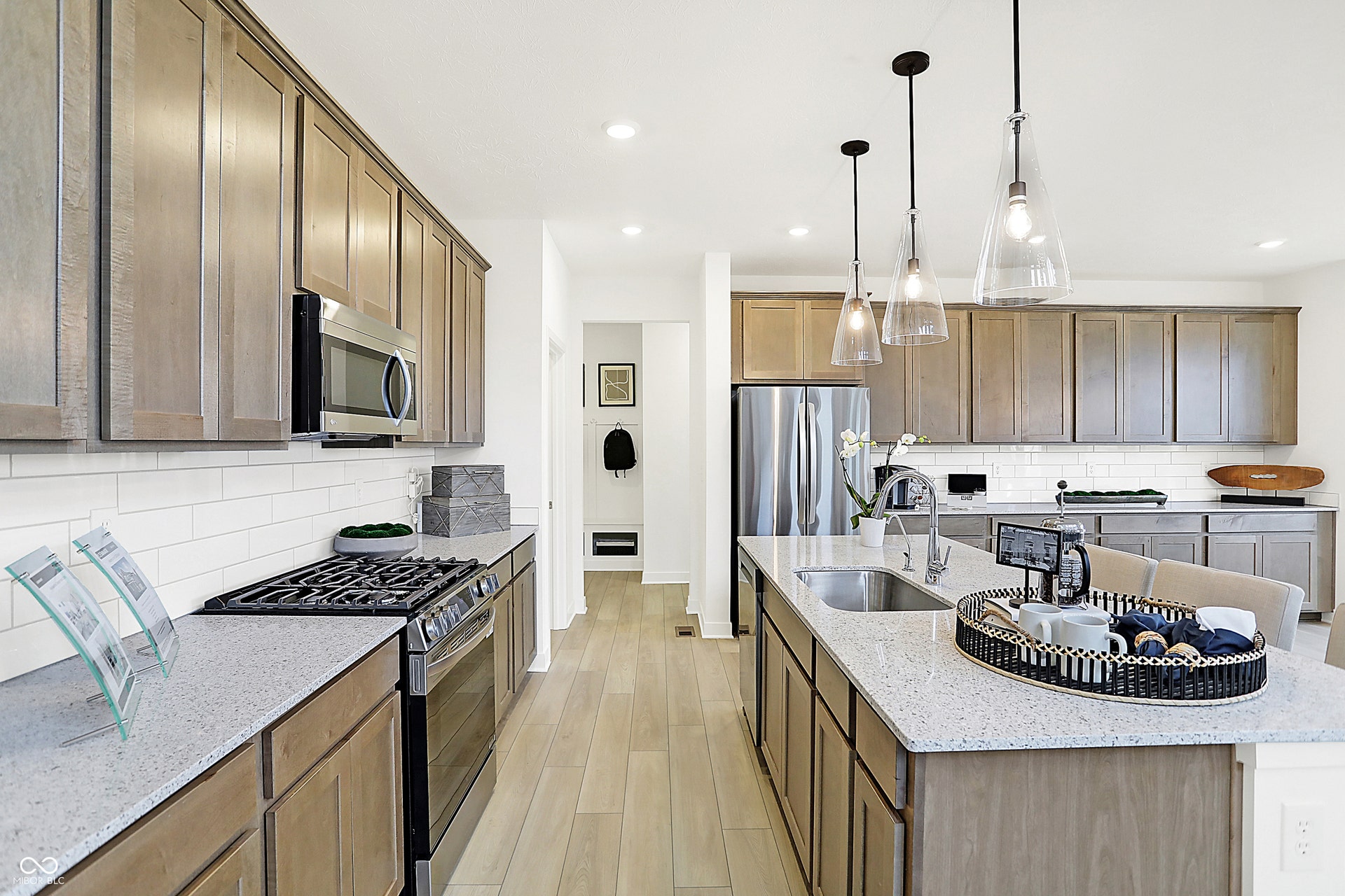 2426 Red Squirrel Way, Zionsville, IN 46077