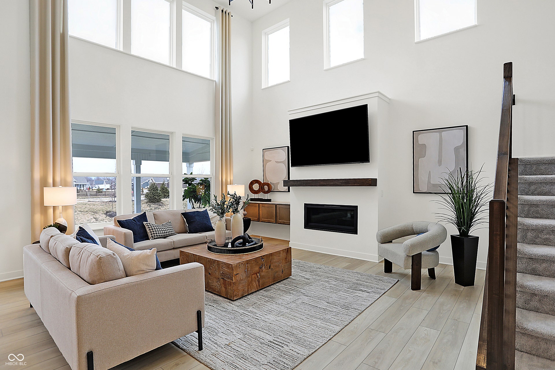 2426 Red Squirrel Way, Zionsville, IN 46077