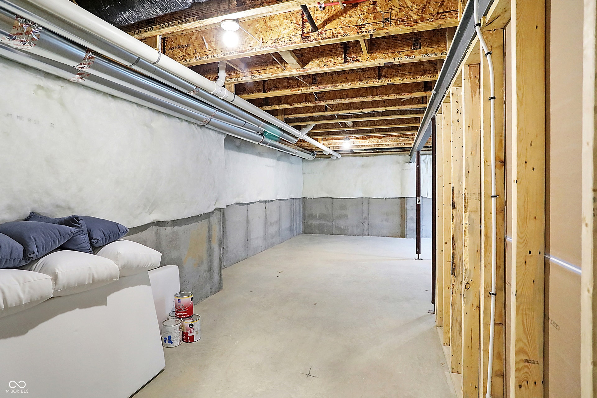 2426 Red Squirrel Way, Zionsville, IN 46077