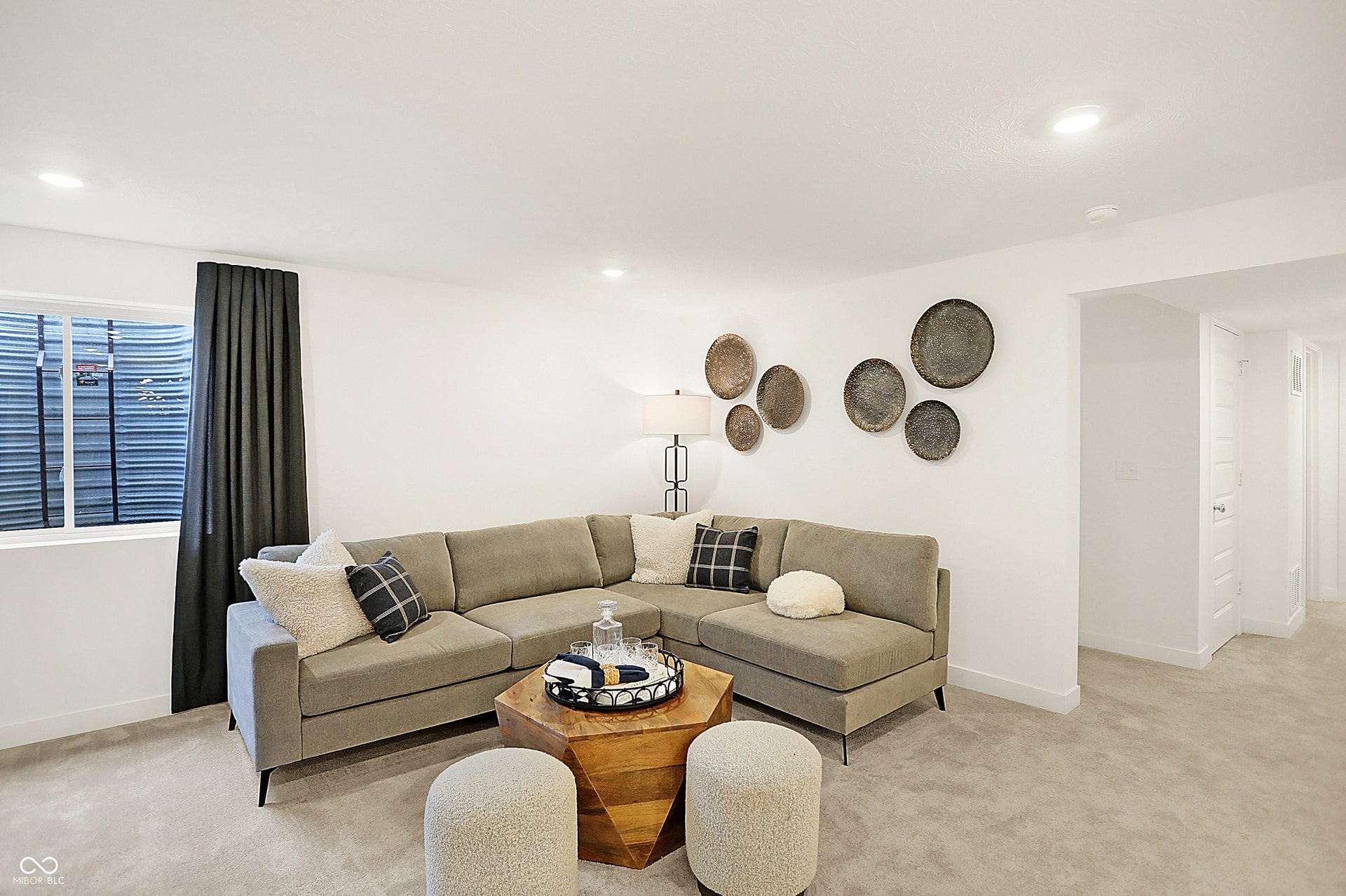 2426 Red Squirrel Way, Zionsville, IN 46077