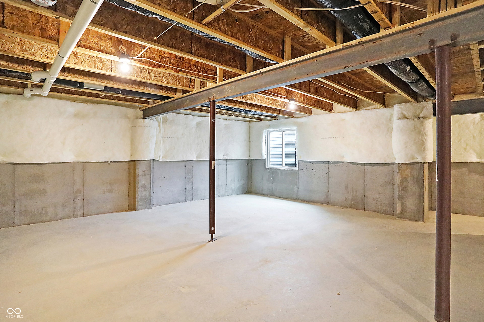 2426 Red Squirrel Way, Zionsville, IN 46077