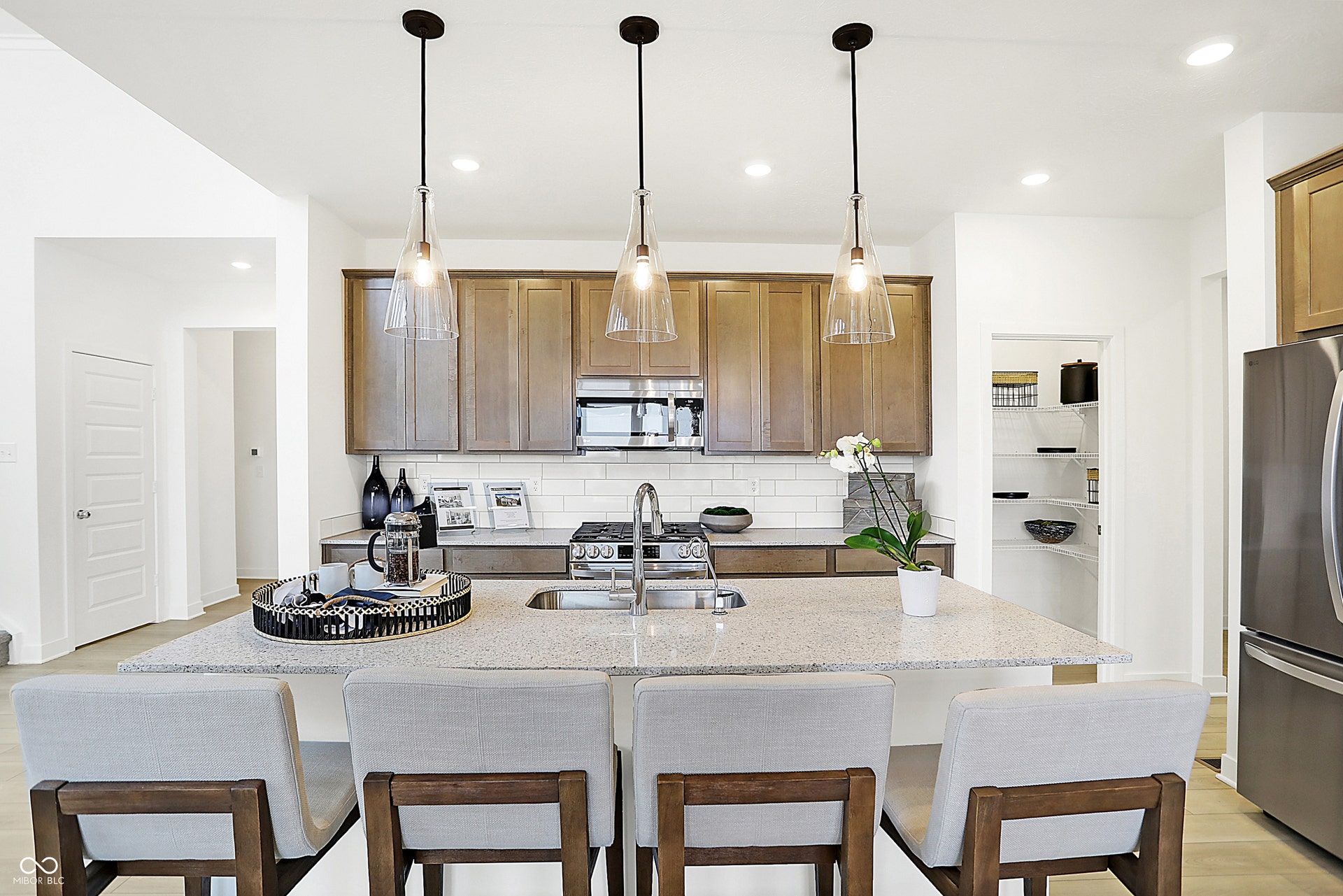 2426 Red Squirrel Way, Zionsville, IN 46077