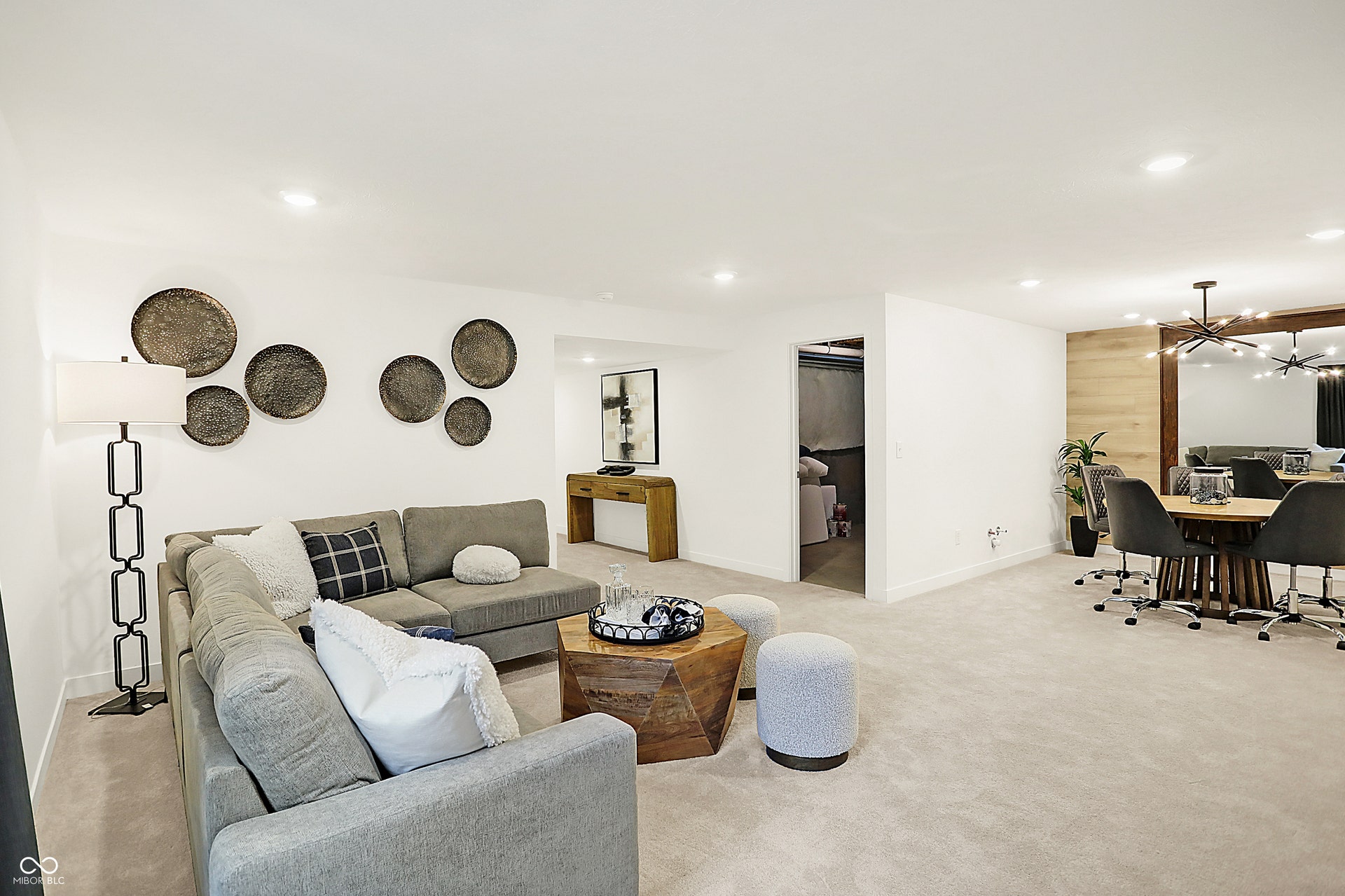 2426 Red Squirrel Way, Zionsville, IN 46077