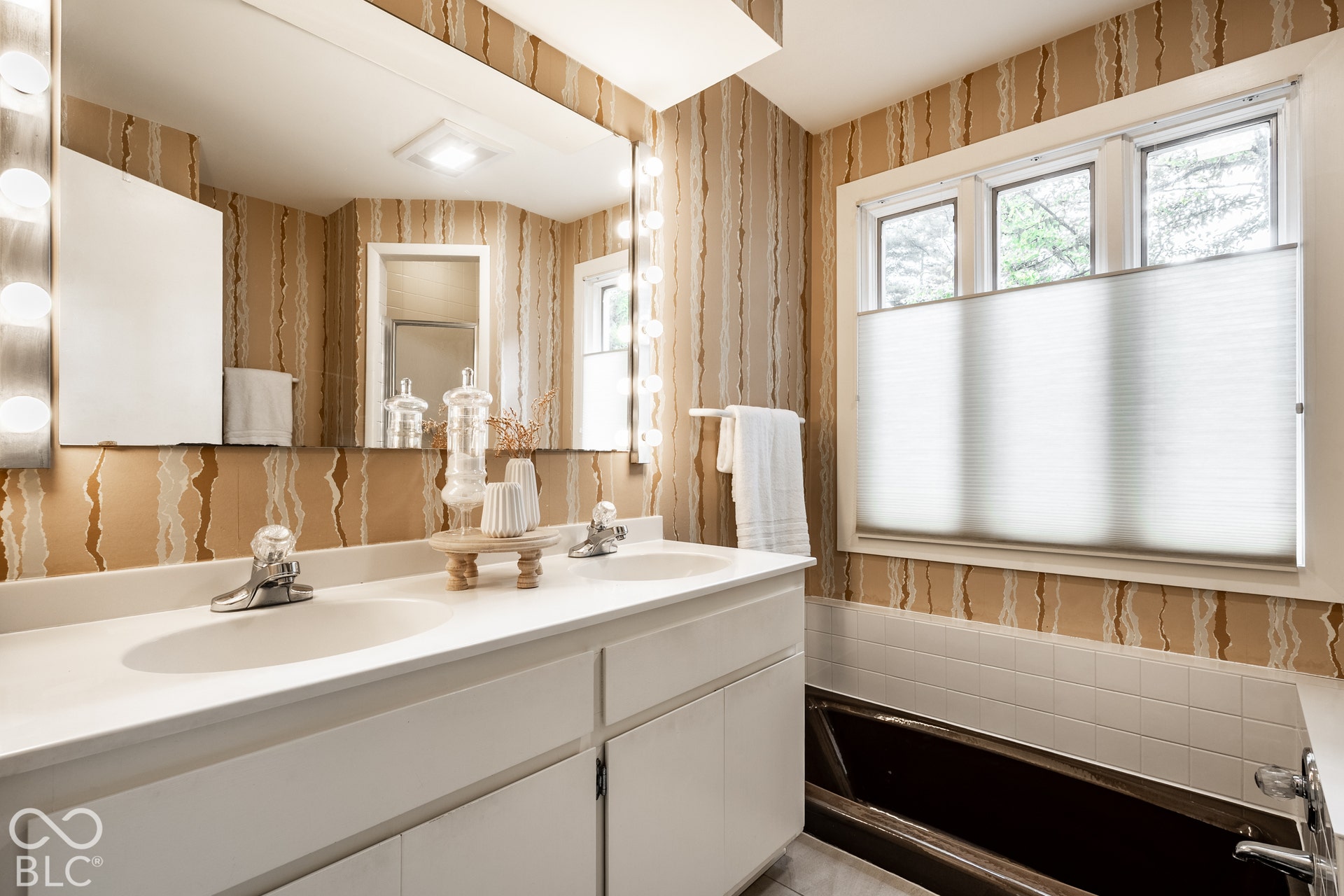 7702 Traders Cove Lane, Indianapolis, IN 46254