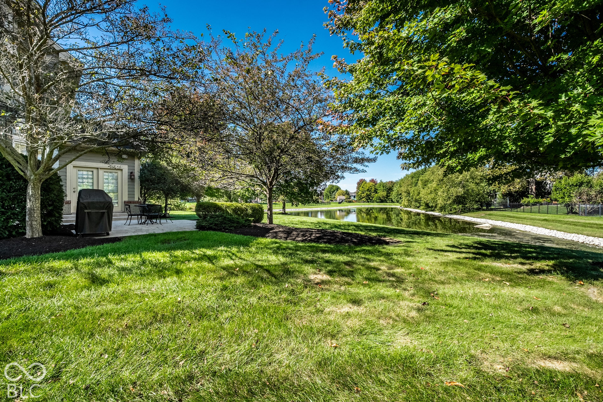 A Backyard with Breathing Room