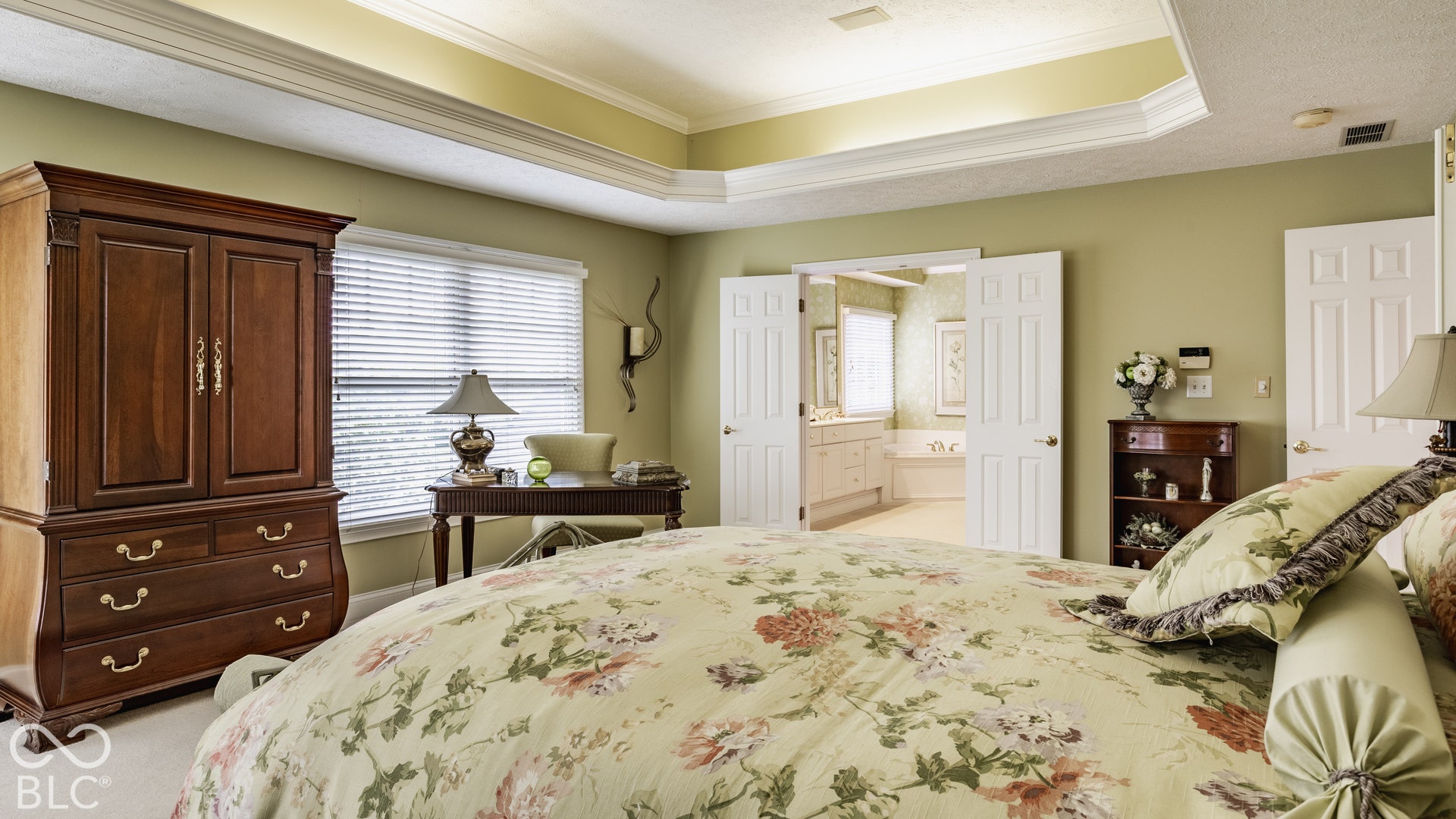 Tray Ceiling Adds Character
