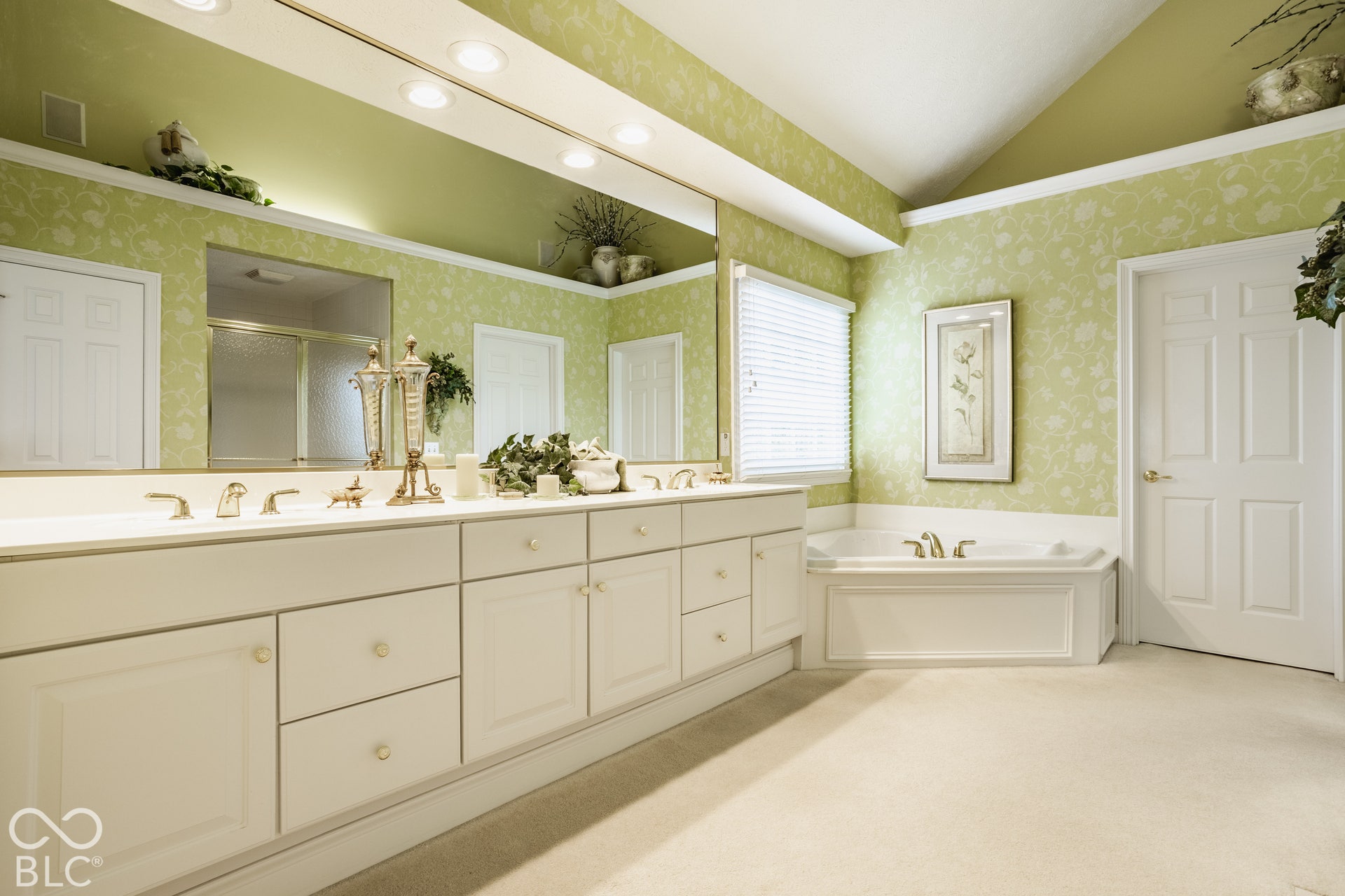 Primary Bath with Dual Sinks