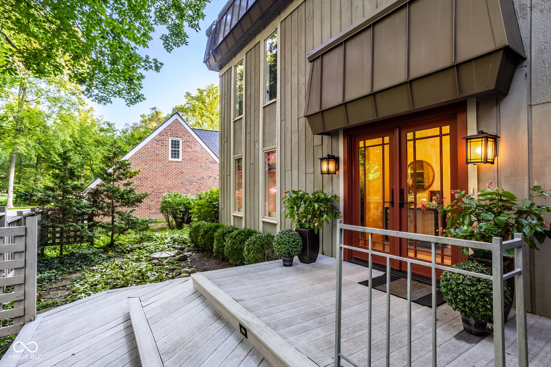 8385 N Illinois Street, Indianapolis, IN 46260 8385 N Illinois Street, Indianapolis, IN 46260