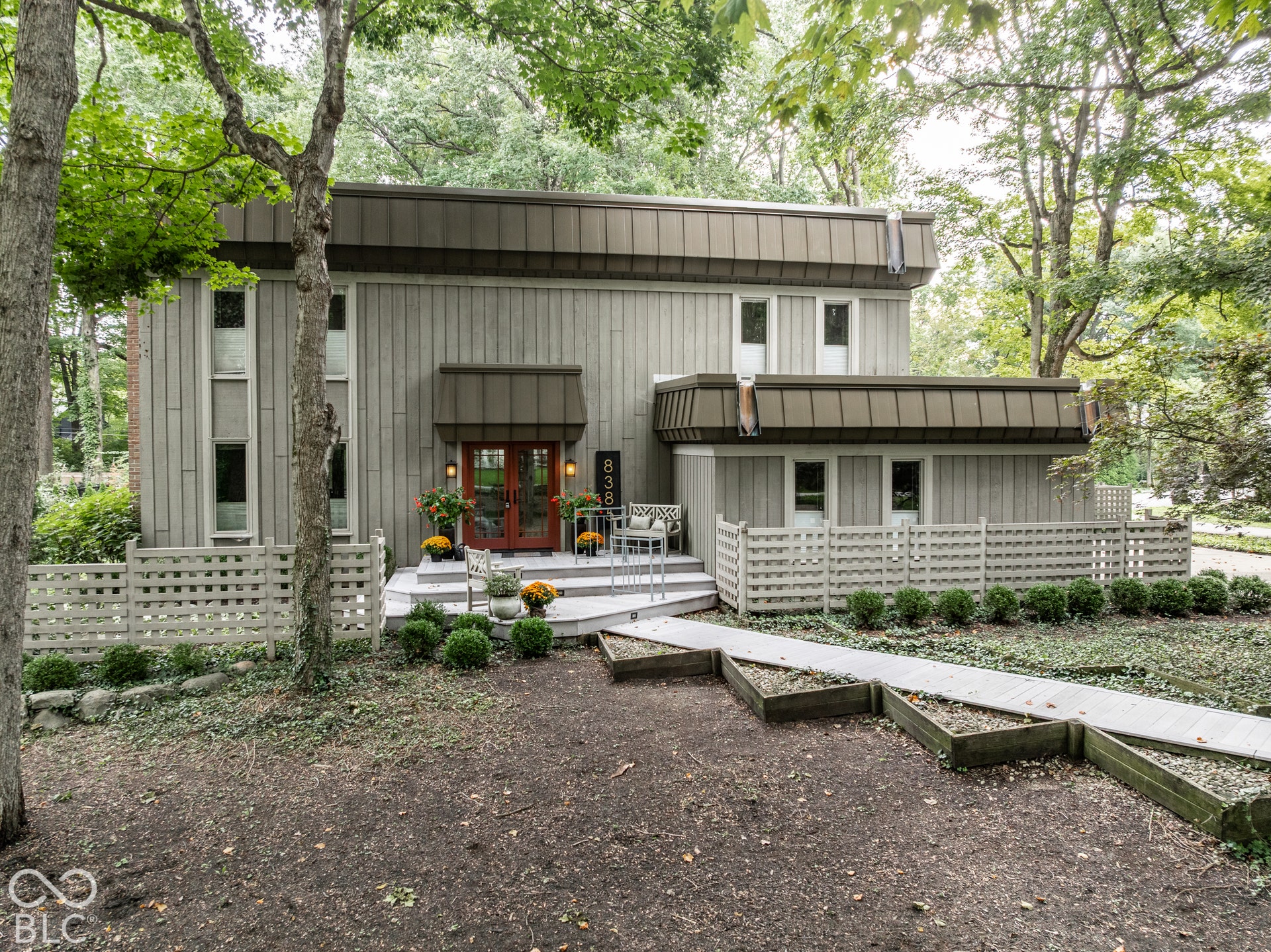 8385 N Illinois Street, Indianapolis, IN 46260 8385 N Illinois Street, Indianapolis, IN 46260
