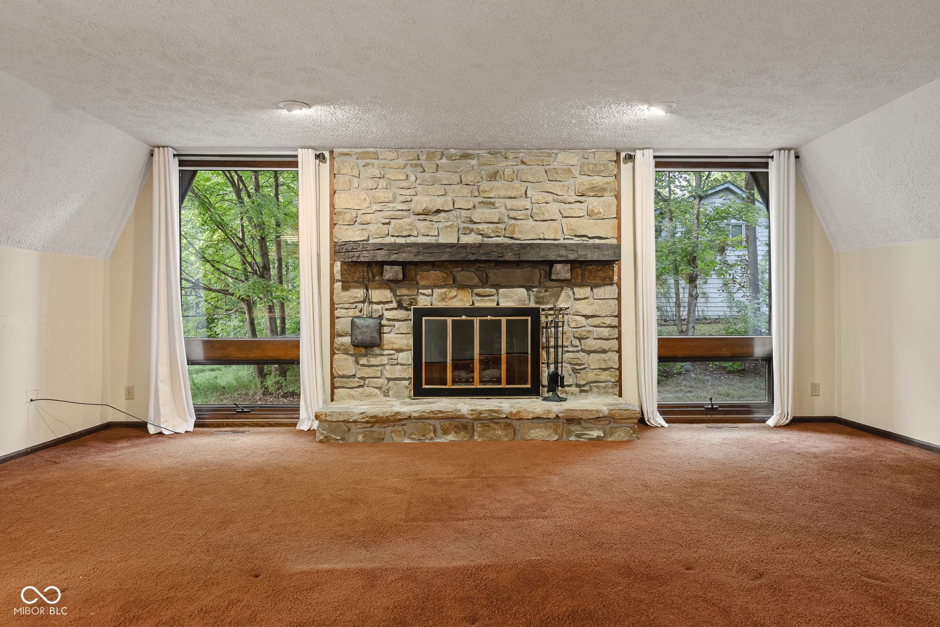 32 Al Mar Court, Bargersville, IN 46106