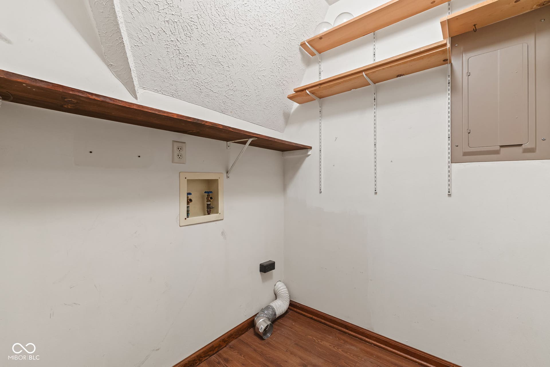 32 Al Mar Court, Bargersville, IN 46106