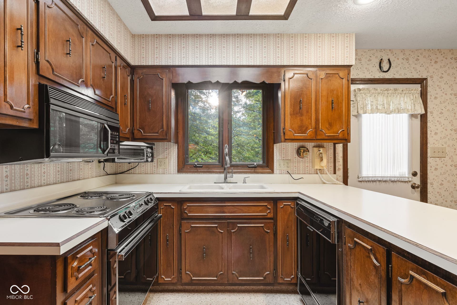 32 Al Mar Court, Bargersville, IN 46106