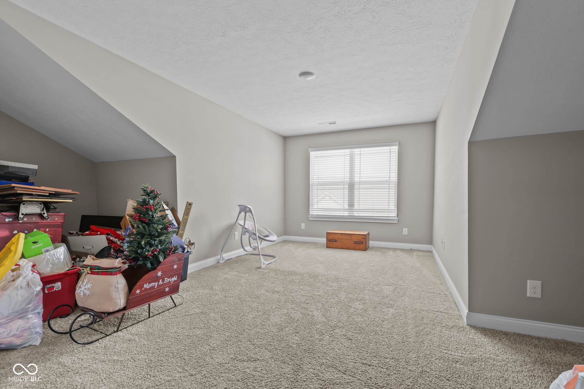 8817 Twain Lane, Indianapolis, IN 46239 8817 Twain Lane, Indianapolis, IN 46239