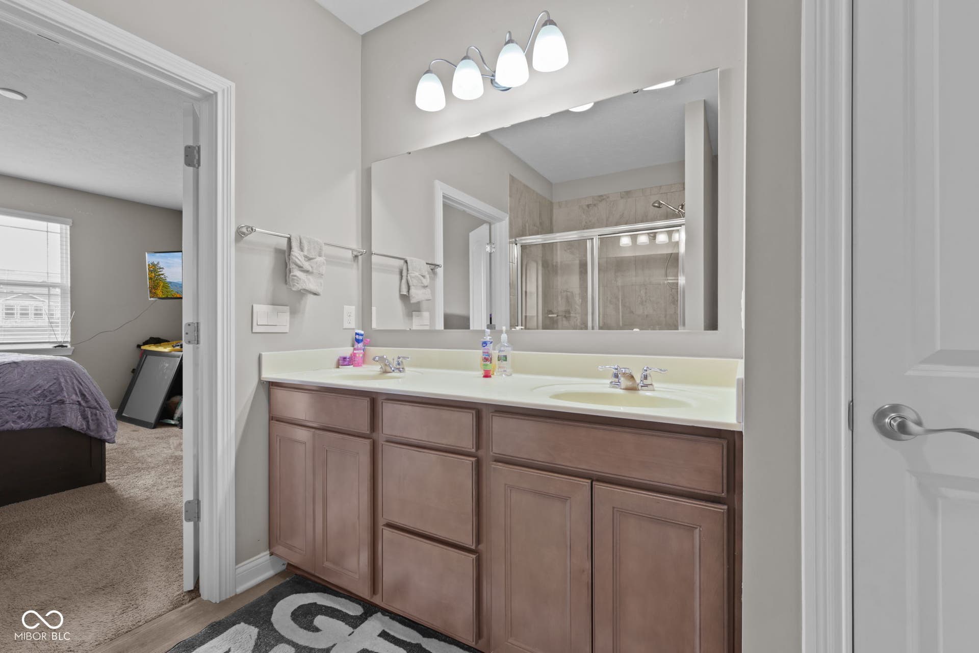 8817 Twain Lane, Indianapolis, IN 46239 8817 Twain Lane, Indianapolis, IN 46239