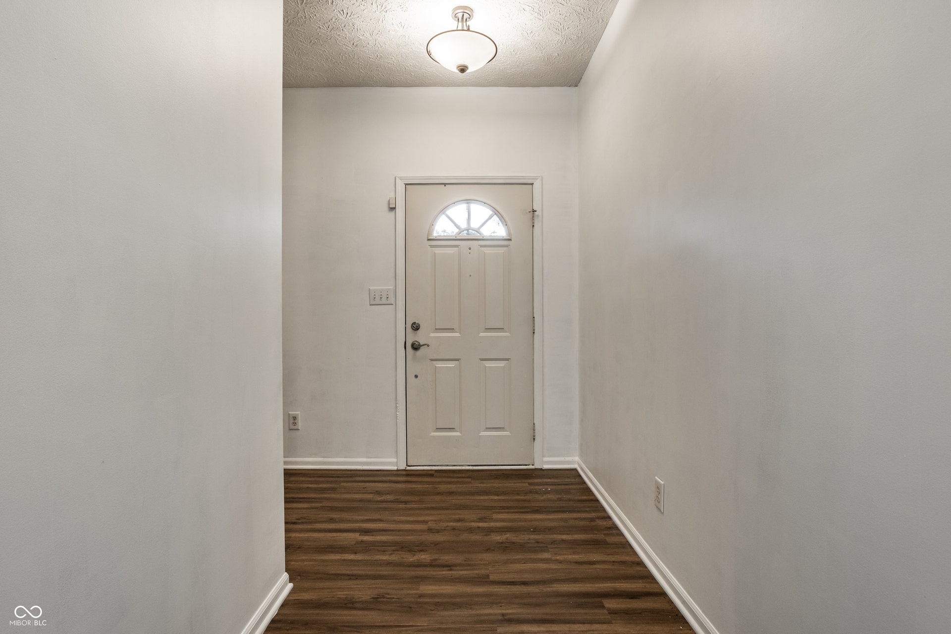 5853 Lost Oaks Drive, Carmel, IN 46033