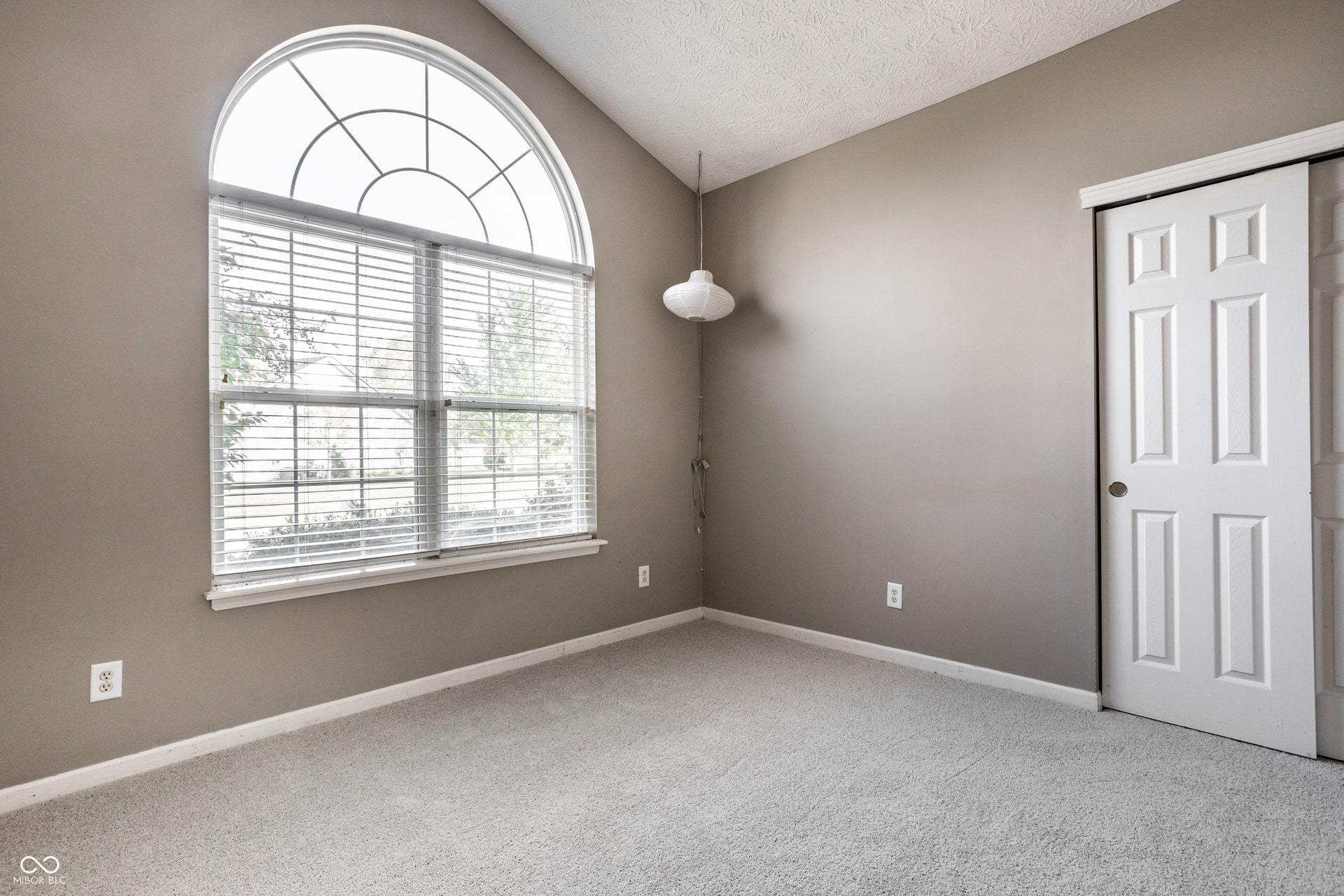 5853 Lost Oaks Drive, Carmel, IN 46033