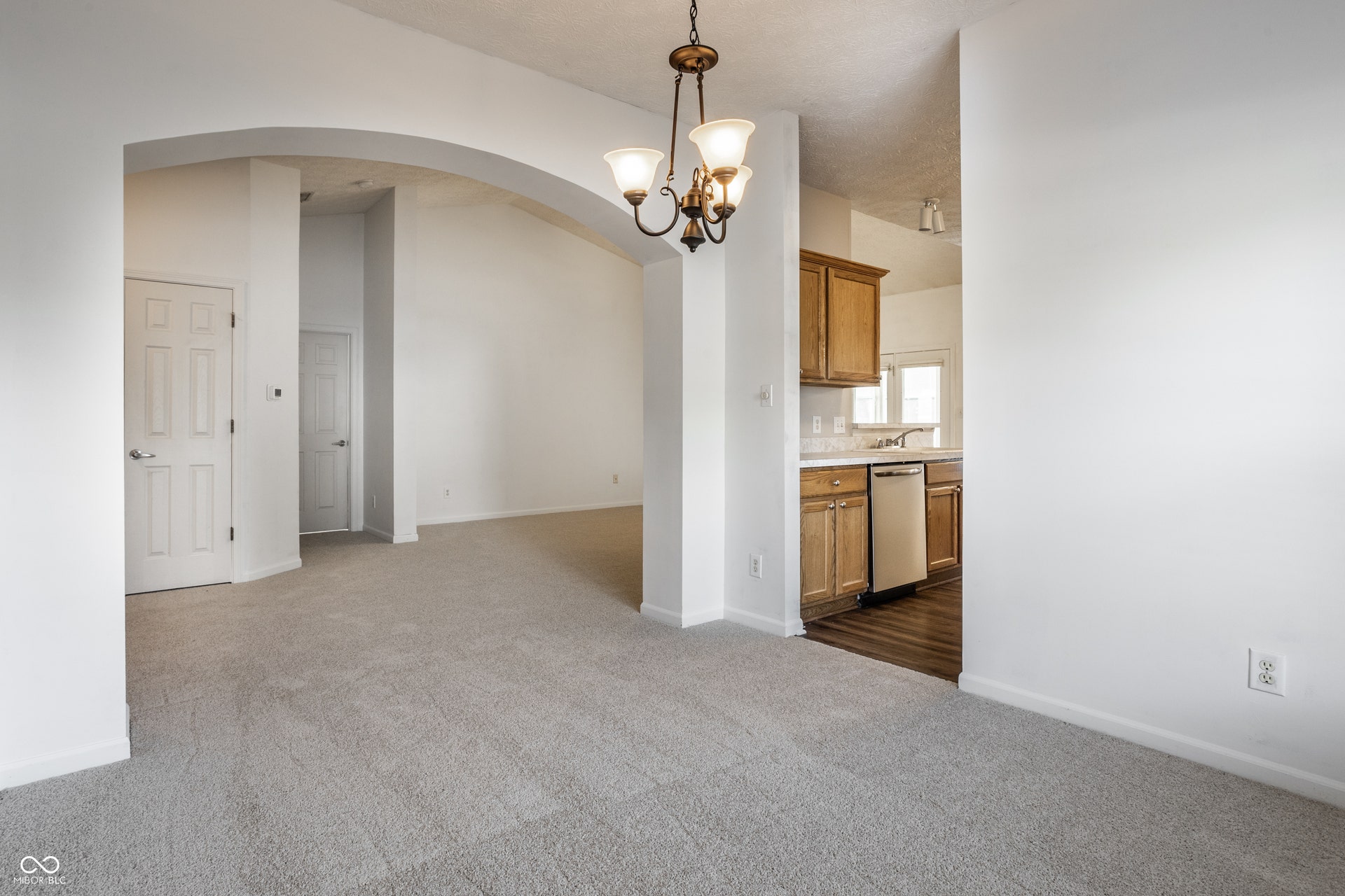 5853 Lost Oaks Drive, Carmel, IN 46033