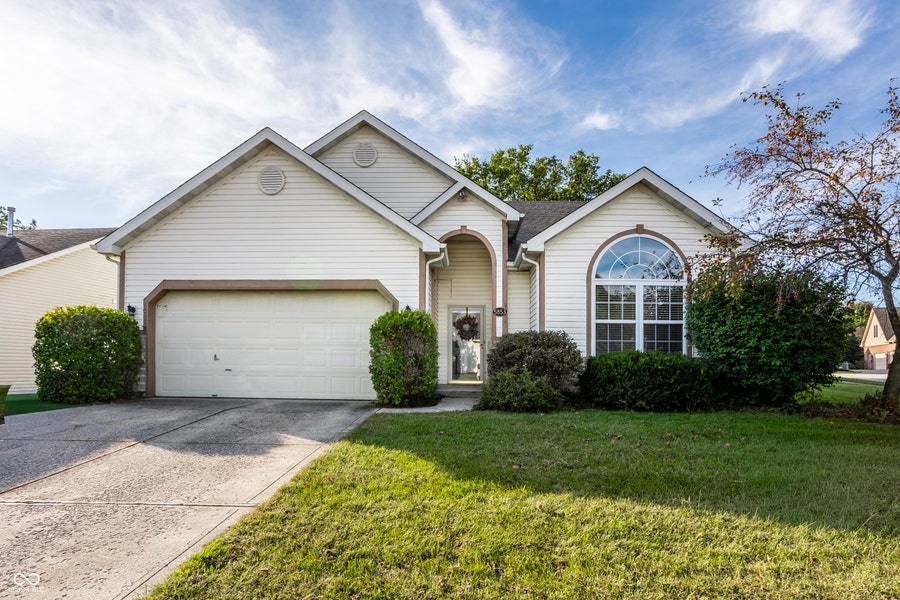Property photo for 5853 Lost Oaks Drive, Carmel, IN