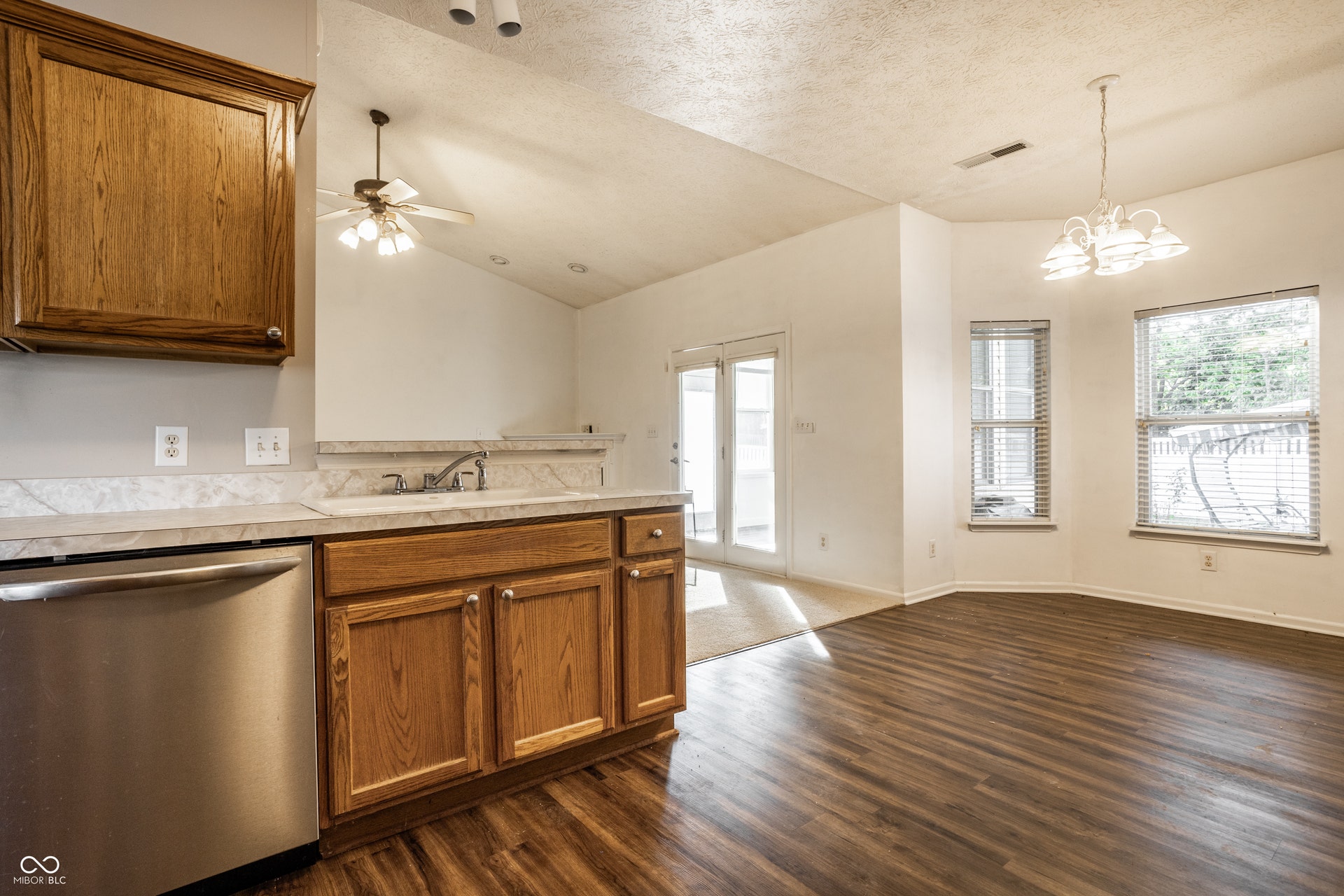5853 Lost Oaks Drive, Carmel, IN 46033