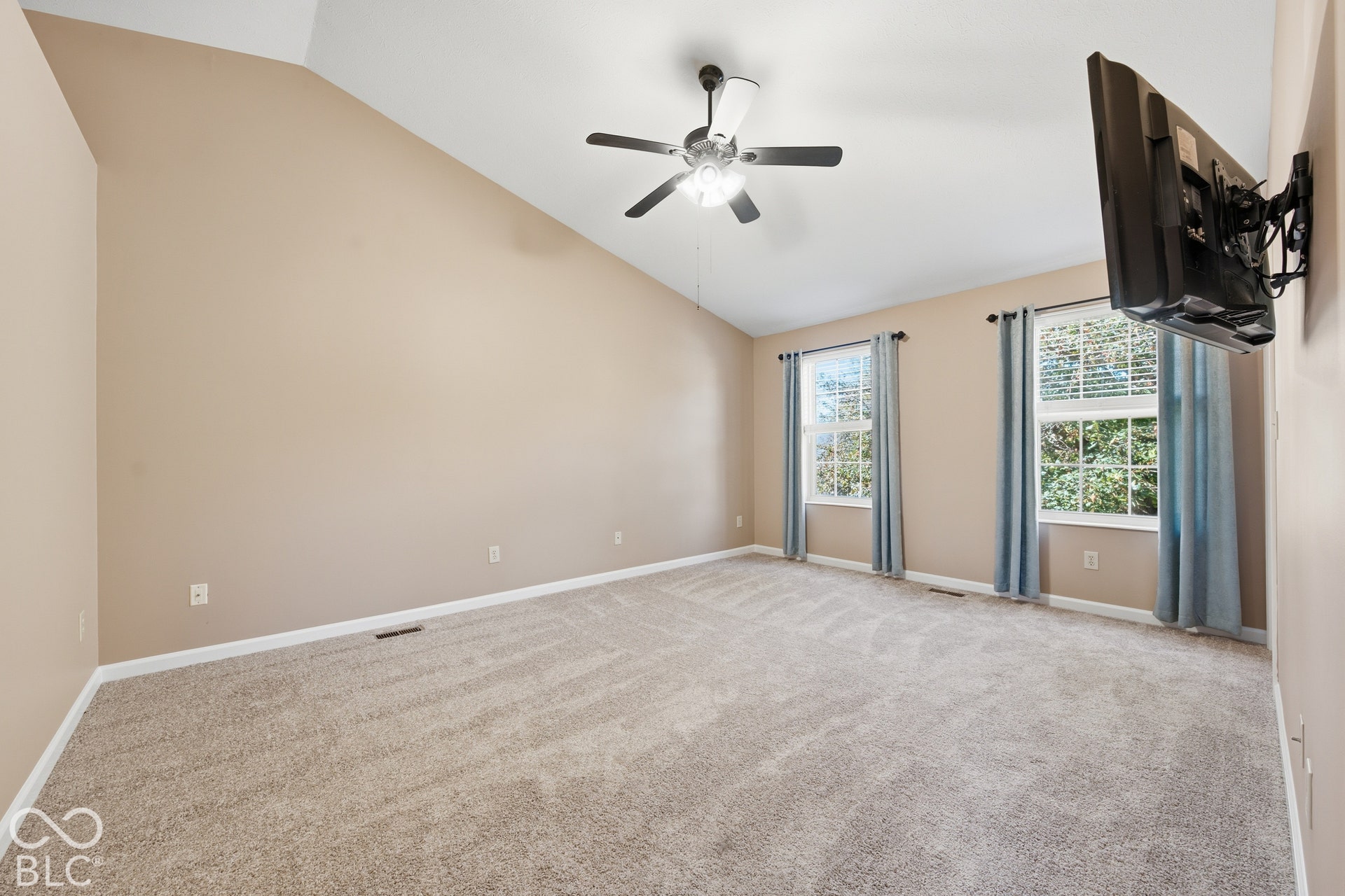 8567 Knoll Crossing, Fishers, IN 46038
