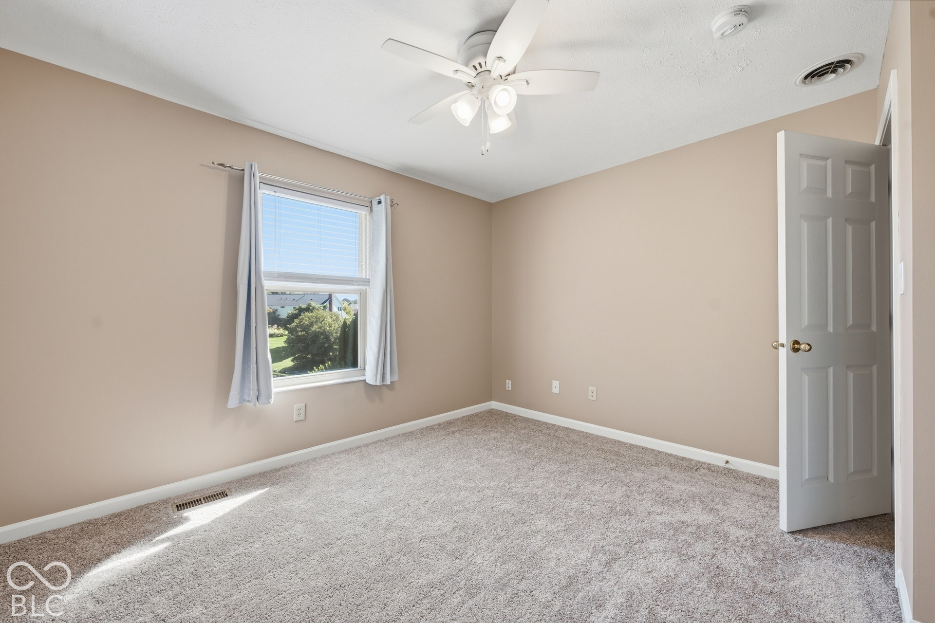 8567 Knoll Crossing, Fishers, IN 46038