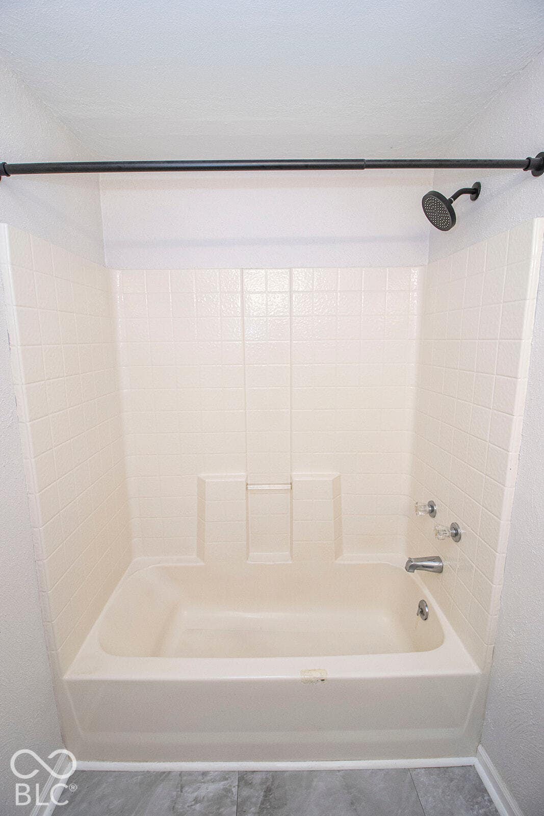 1150 W 300 N, Anderson, IN 46011 Bathroom