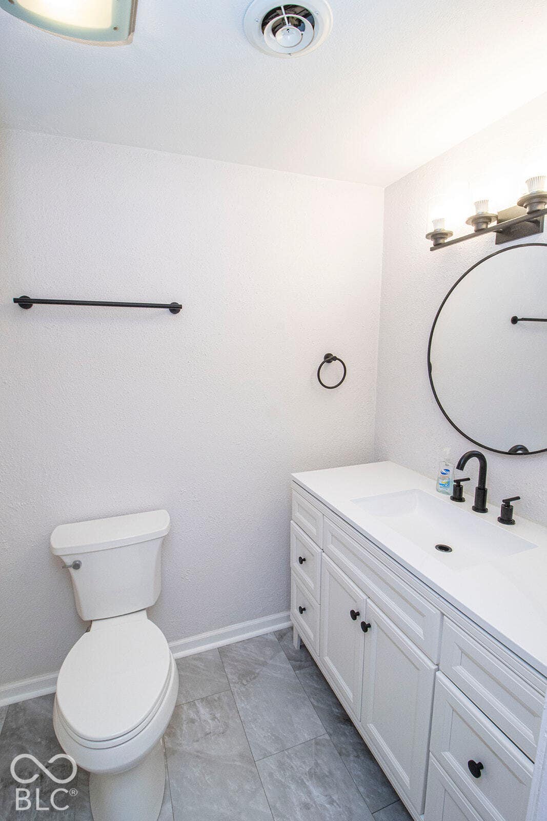 1150 W 300 N, Anderson, IN 46011 Bathroom