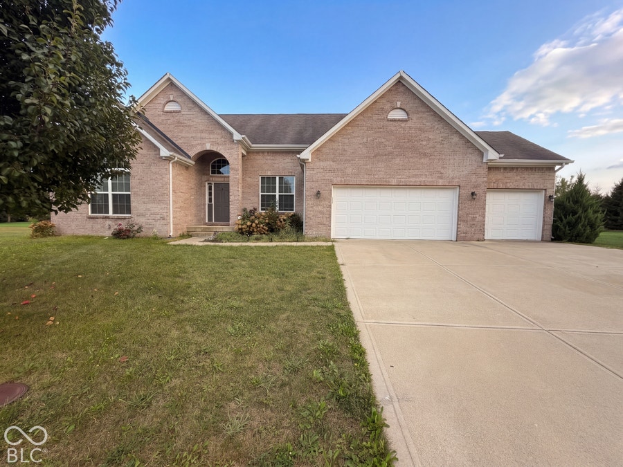 Property photo for 21323 Wharfdale Drive, Noblesville, IN
