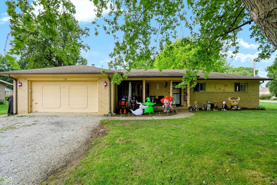 Property photo for 166 Altum Court, Bargersville, IN