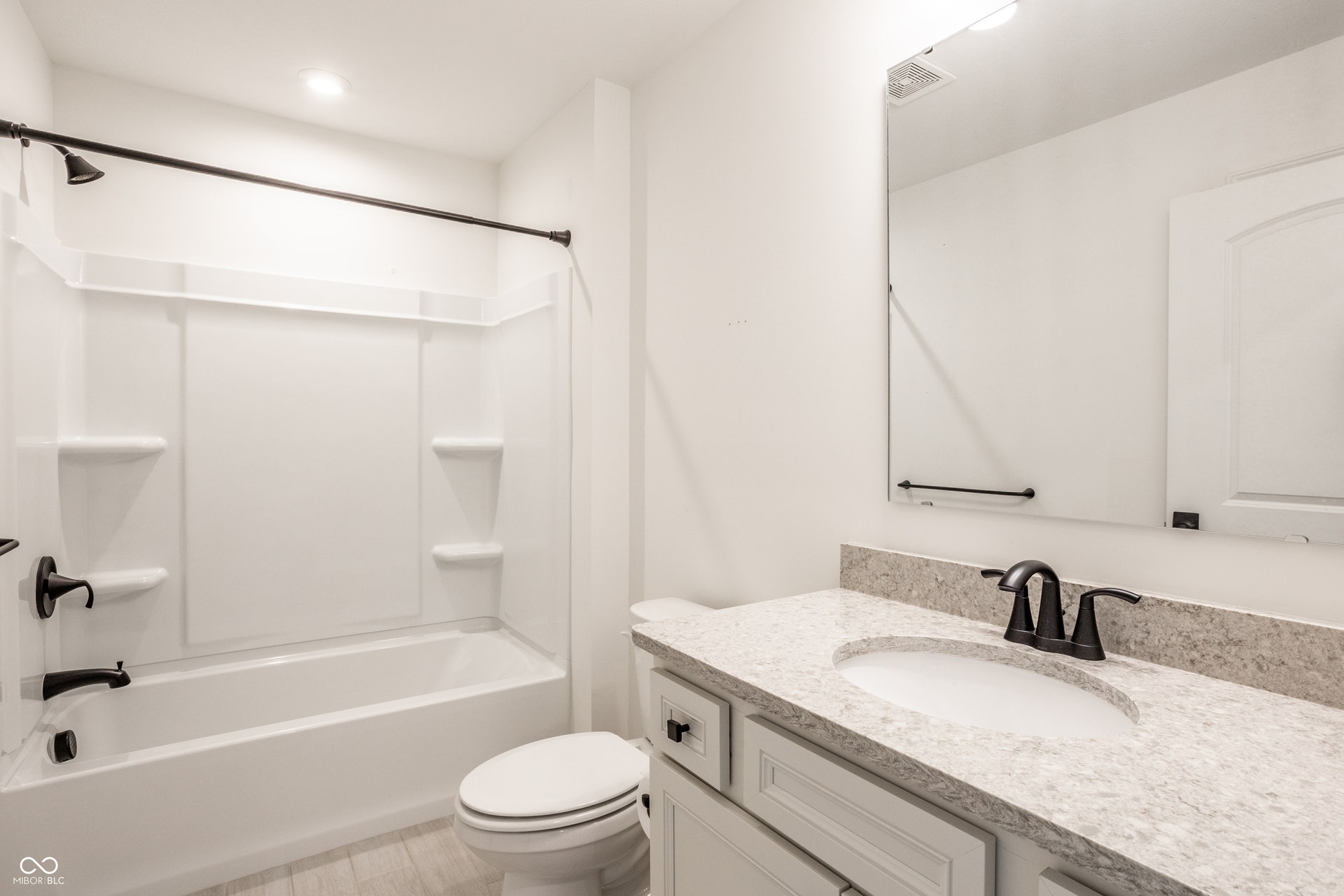 Full bath with quartz counter top