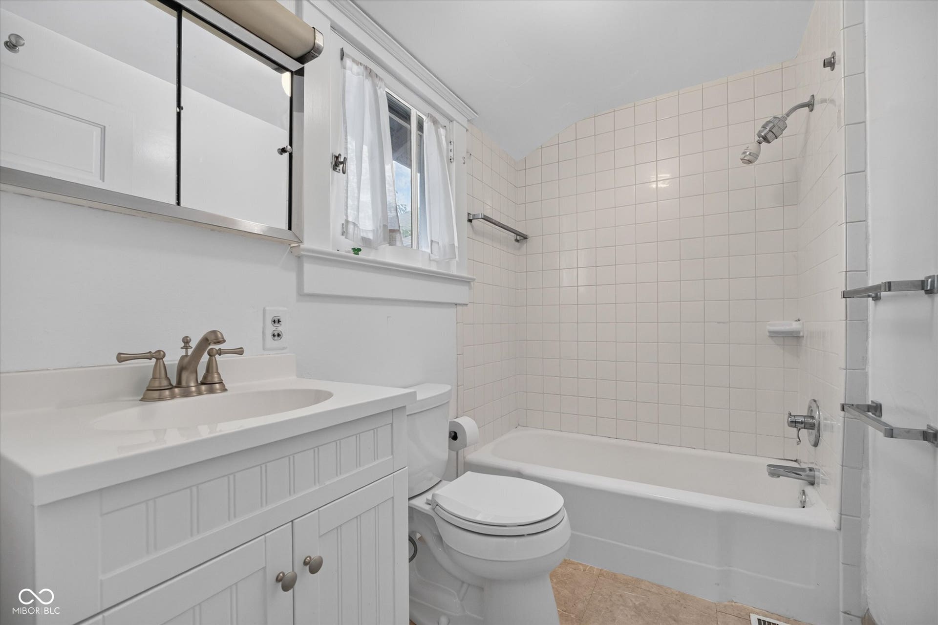 122 E 51st Street, Indianapolis, IN 46205
