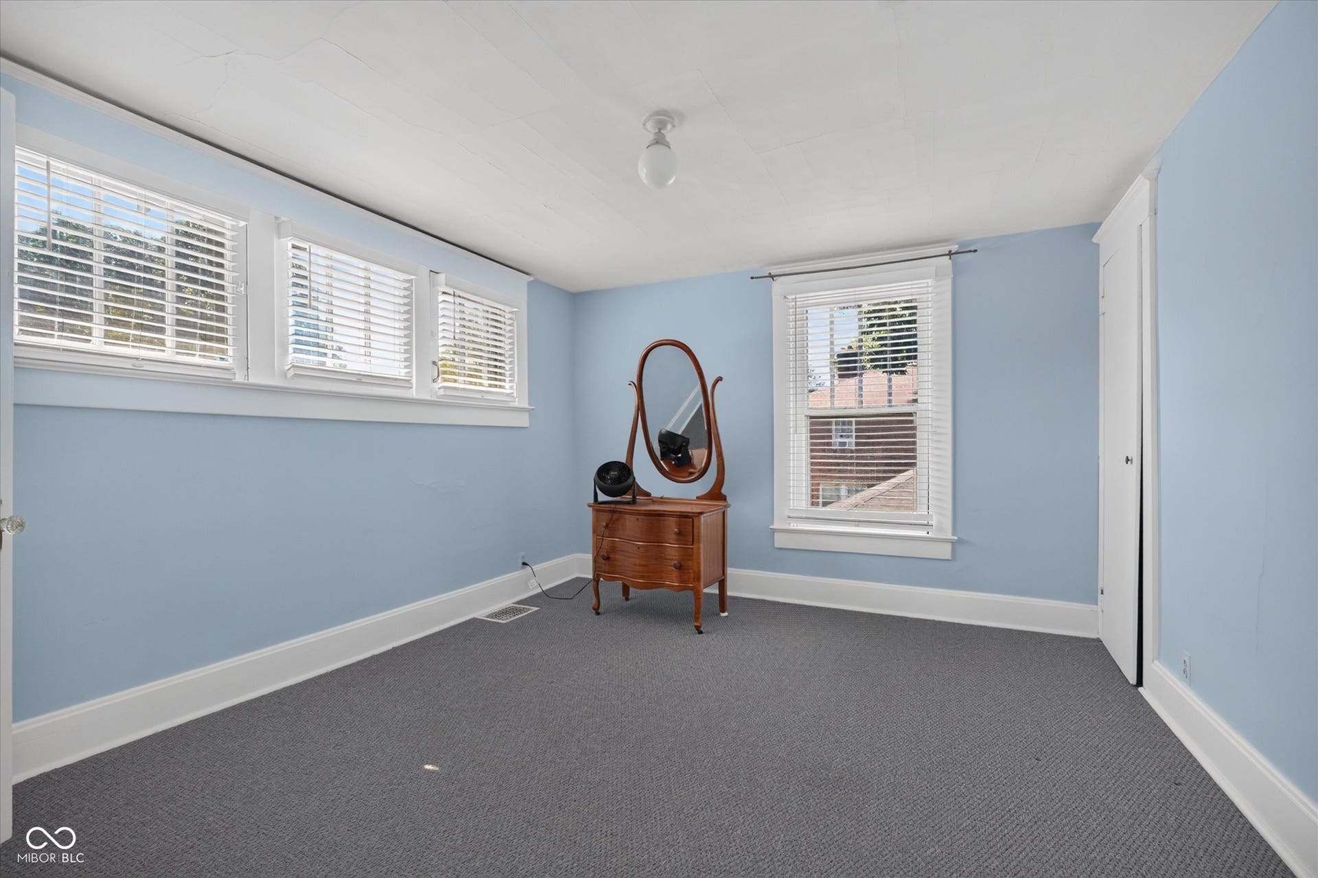 122 E 51st Street, Indianapolis, IN 46205