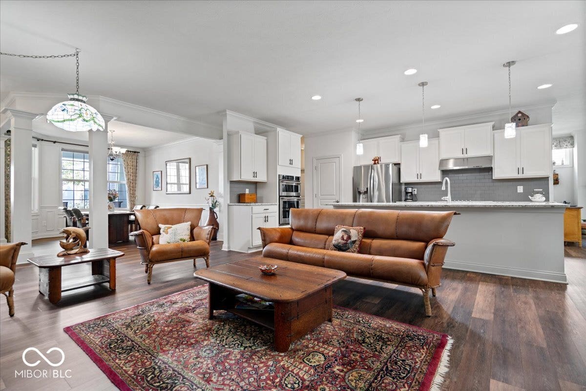 Open plan living at its finest!