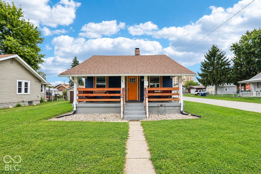 Property photo for 201 N 18th Avenue, Beech Grove, IN