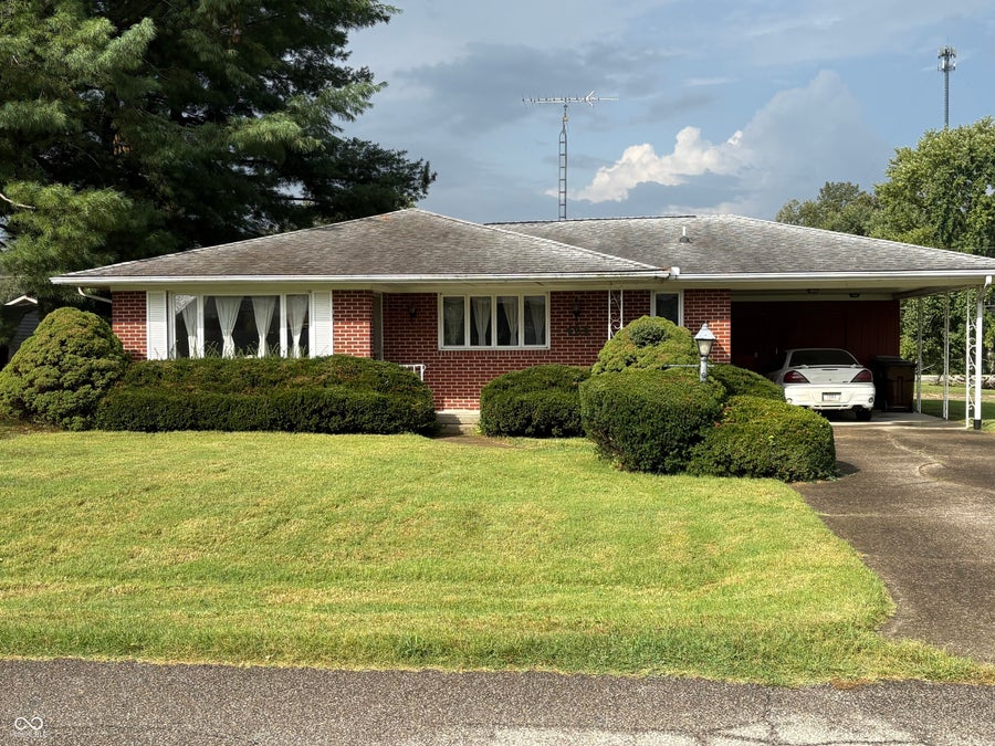 Property photo for 424 Scotty Drive, Brownstown, IN