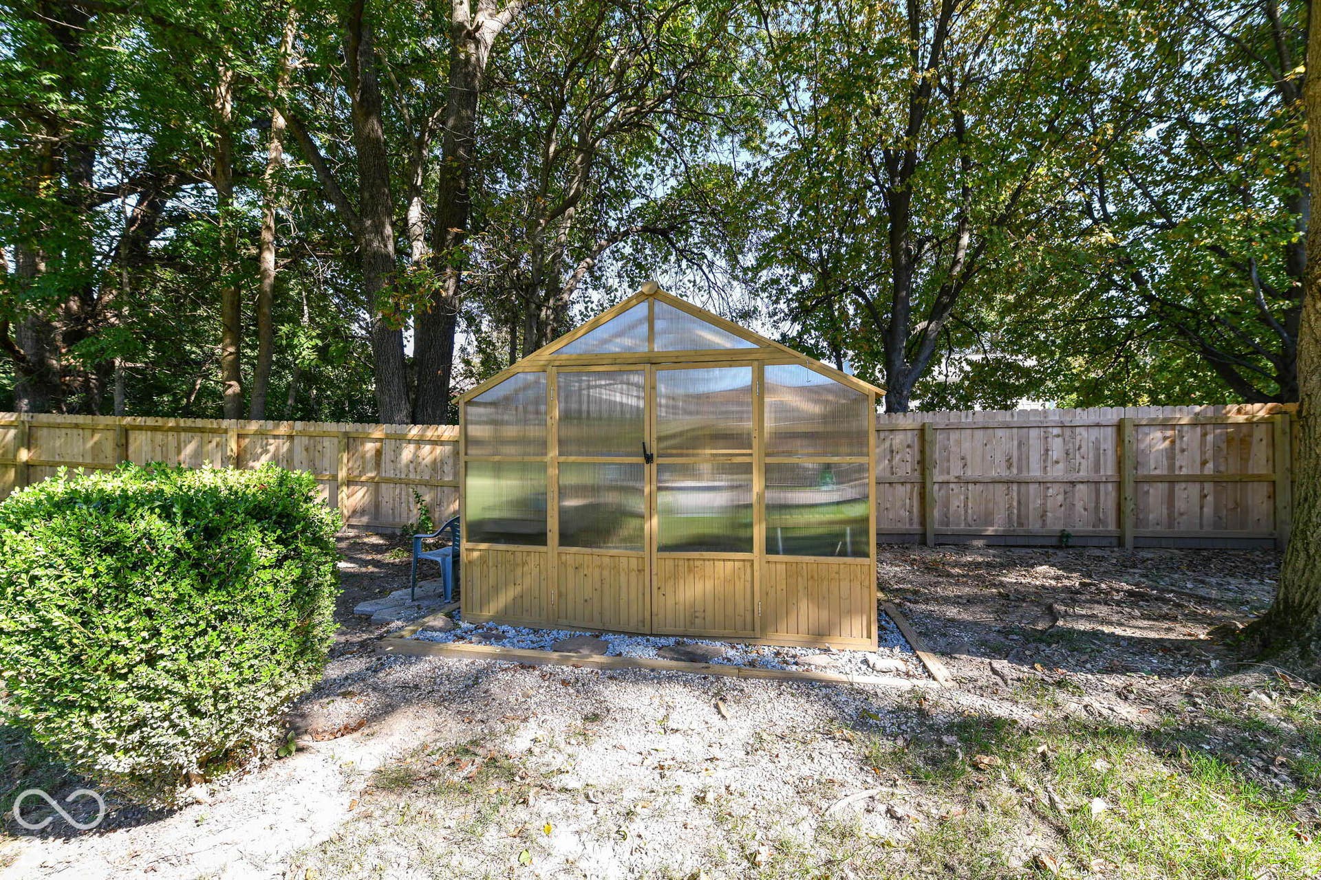 Newly replaced greenhouse with water & electricity