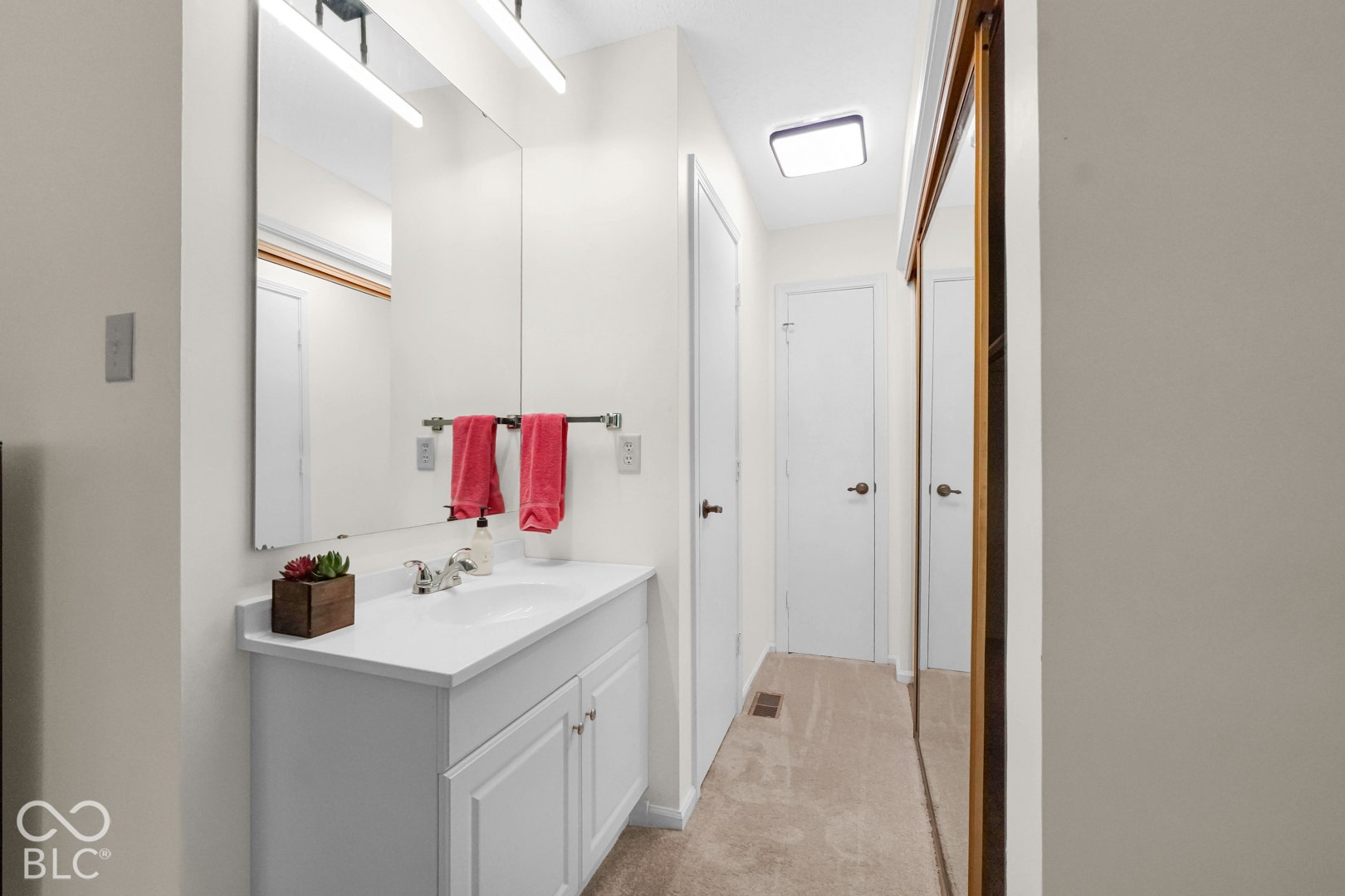 5503 Vin Rose, Indianapolis, IN 46226