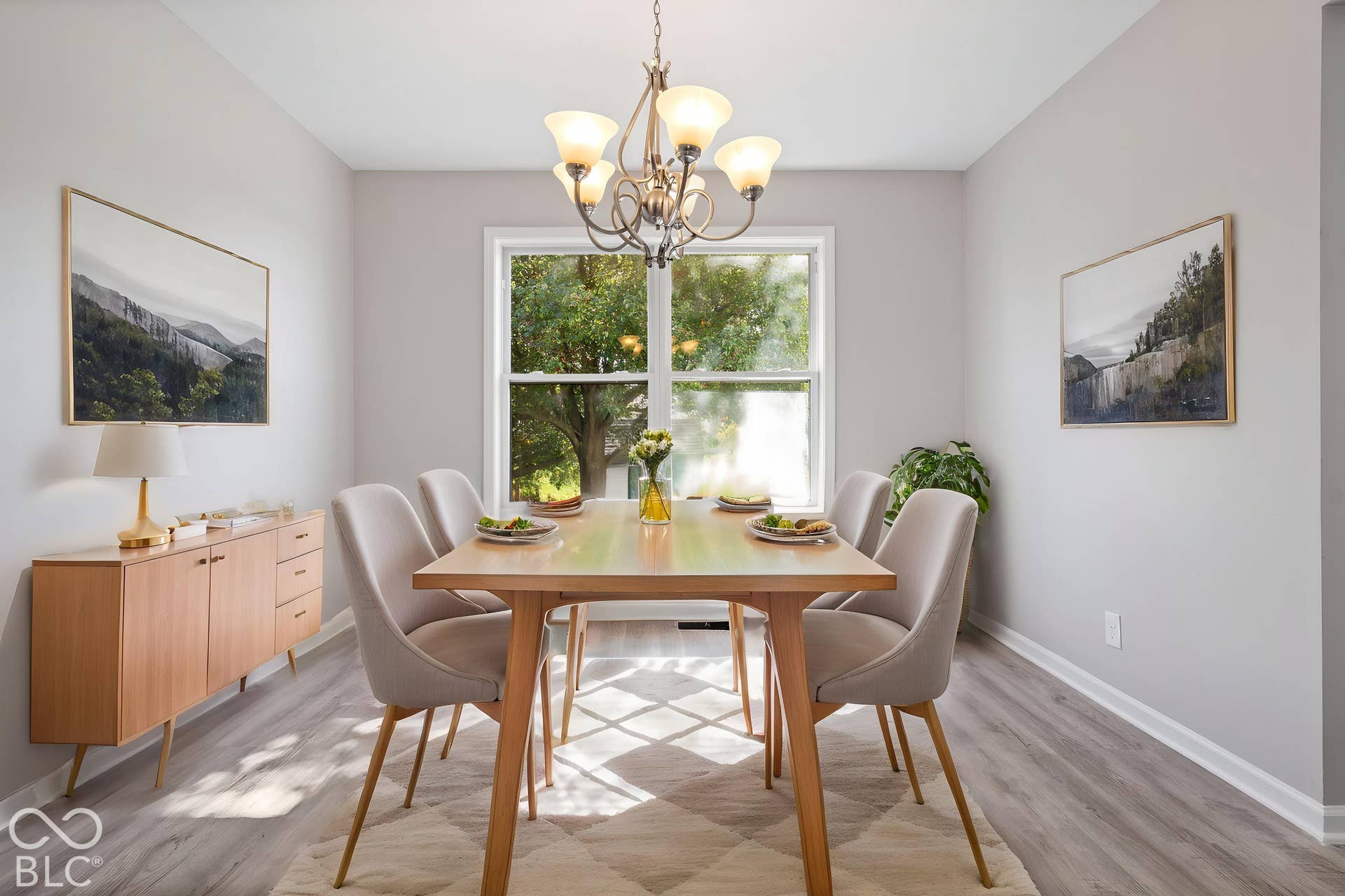 Virtually Altered - Virtually Staged Dining Room