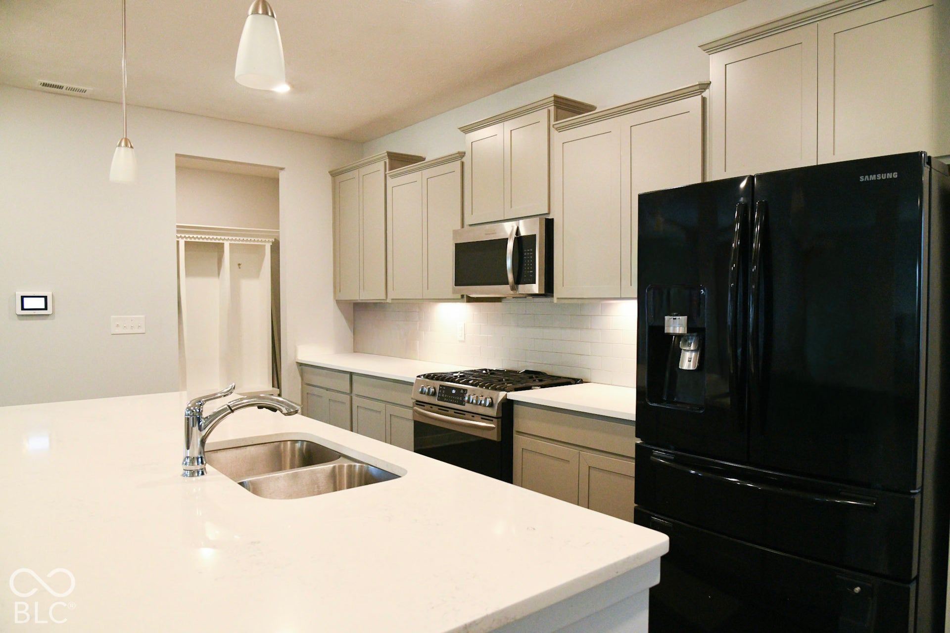 6008 Phillips Drive, Brownsburg, IN 46112 6008 Phillips Drive, Brownsburg, IN 46112