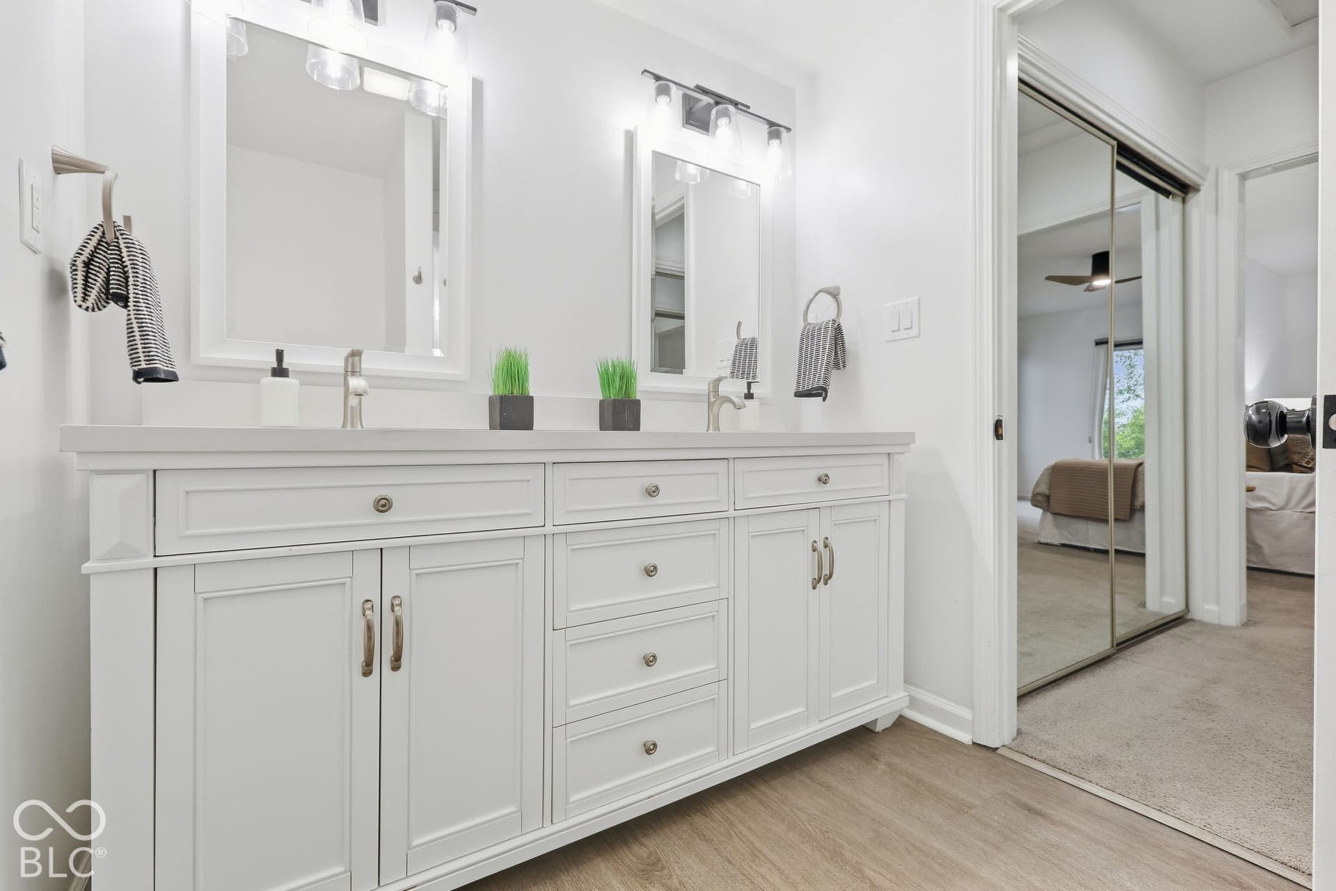 8103 Clearwater Parkway, Indianapolis, IN 46240
