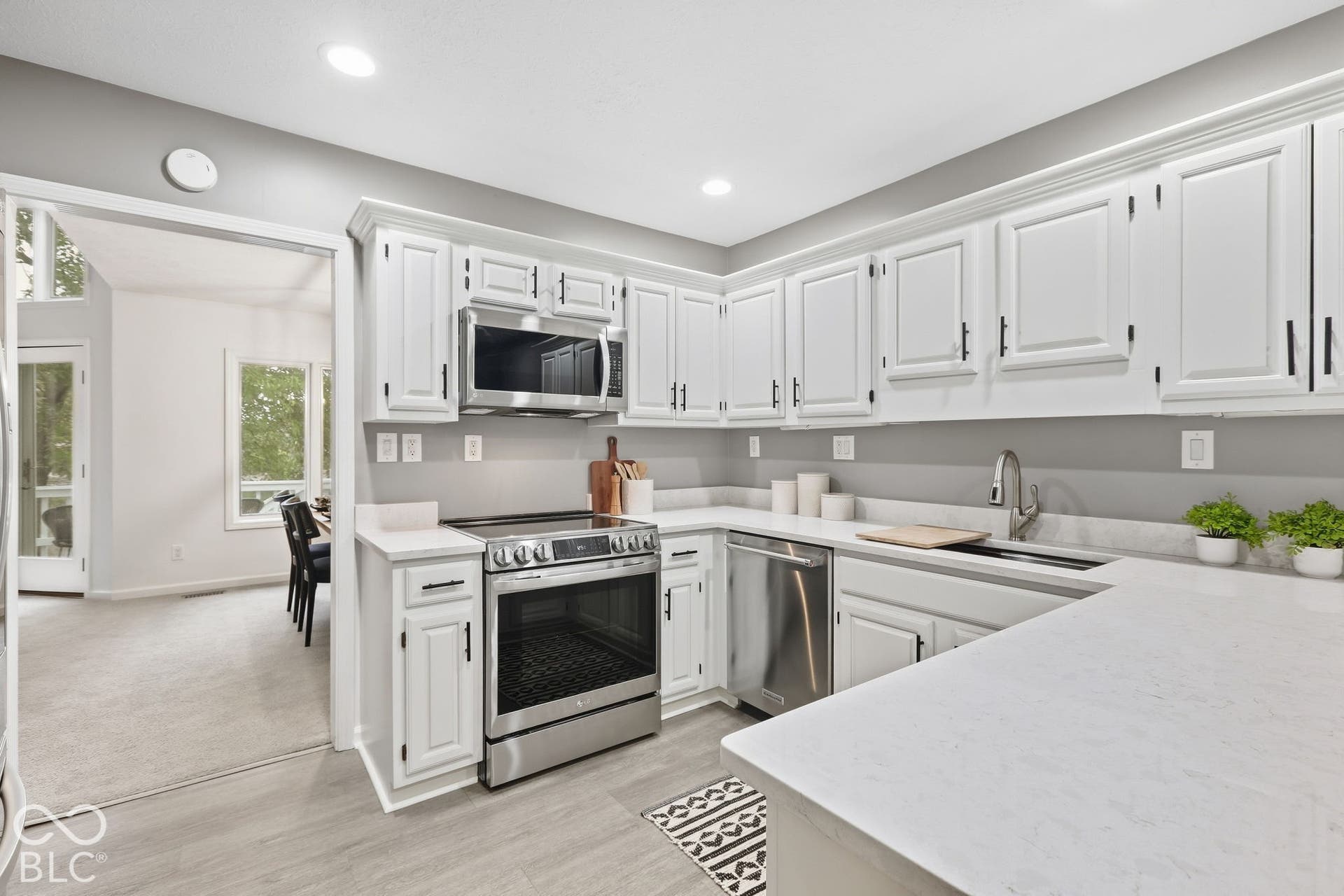 8103 Clearwater Parkway, Indianapolis, IN 46240