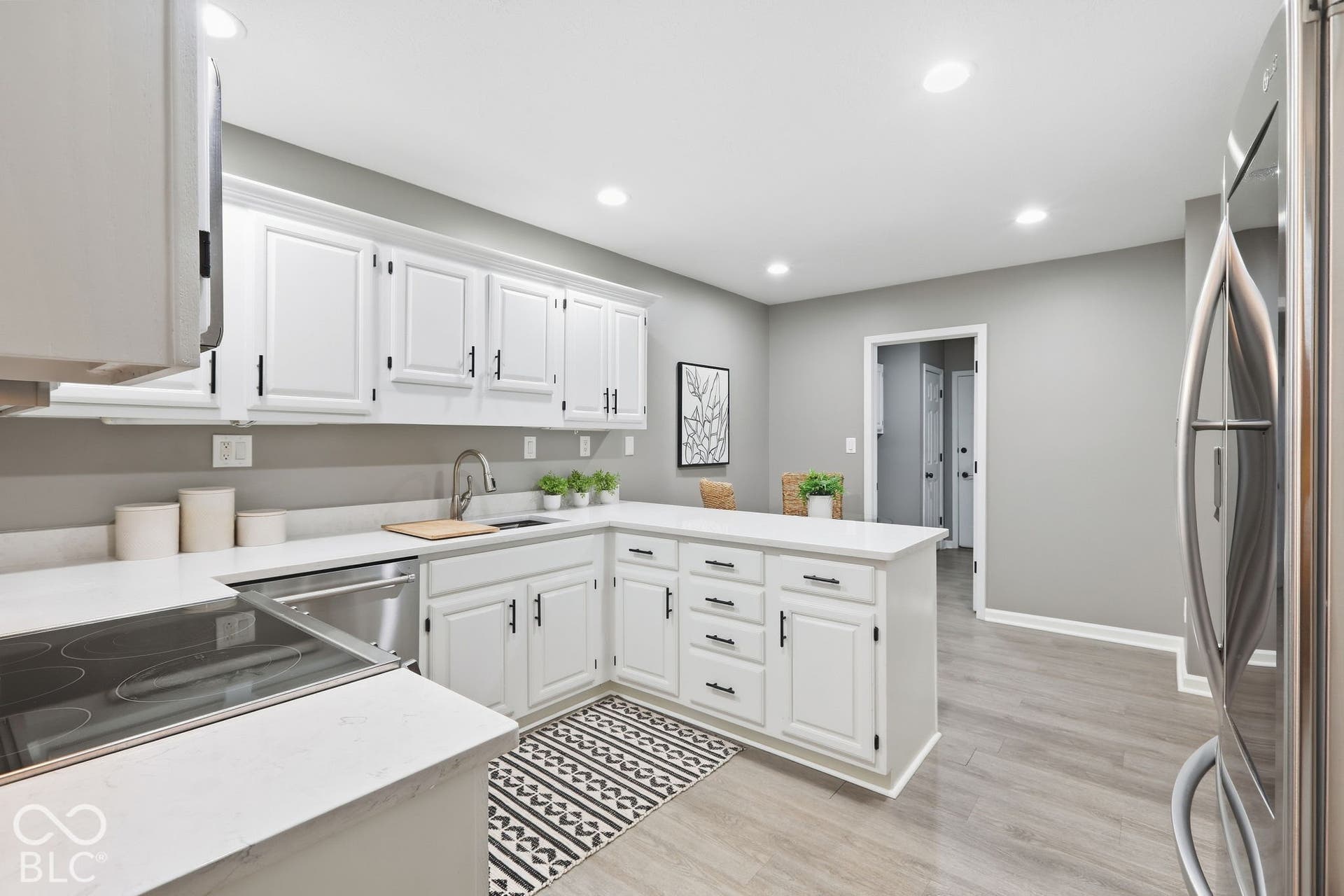 8103 Clearwater Parkway, Indianapolis, IN 46240