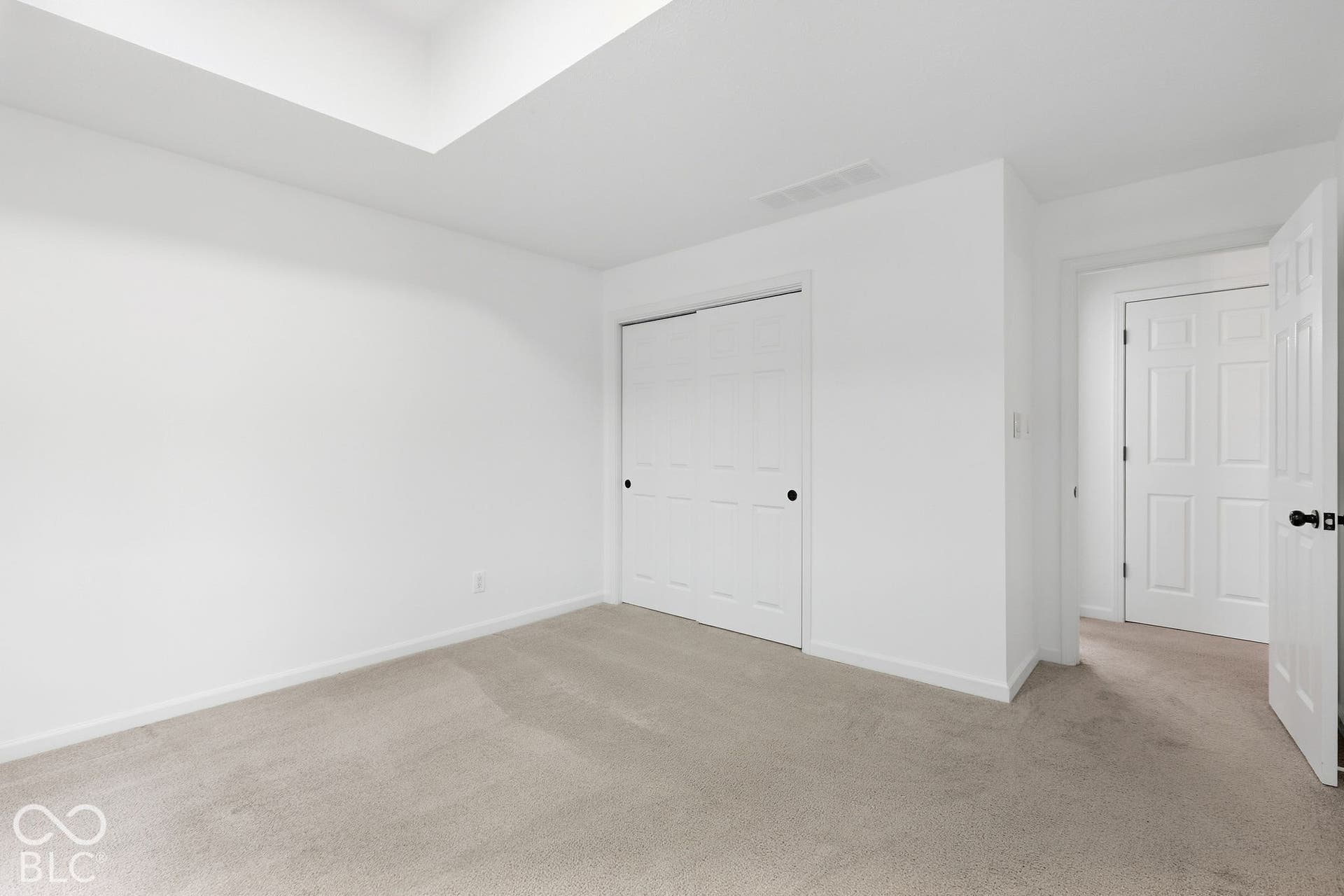 8103 Clearwater Parkway, Indianapolis, IN 46240