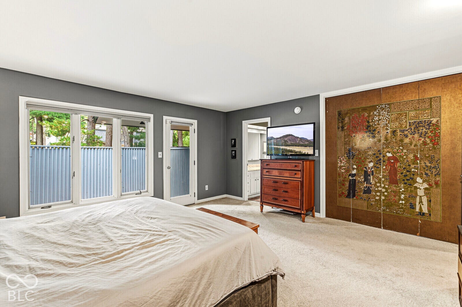 7622 Silverpine Court, Indianapolis, IN 46250 Primary suite has multiple closets and a private courtyard.