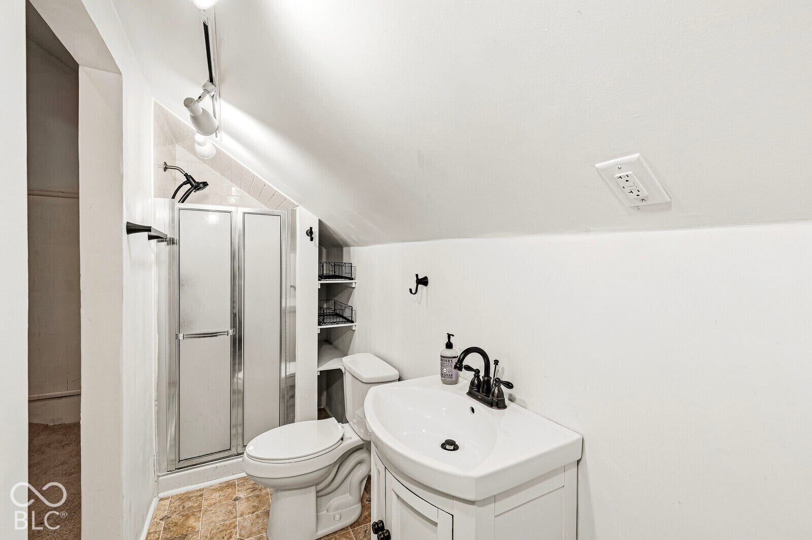7622 Silverpine Court, Indianapolis, IN 46250 4th bedroom bathroom