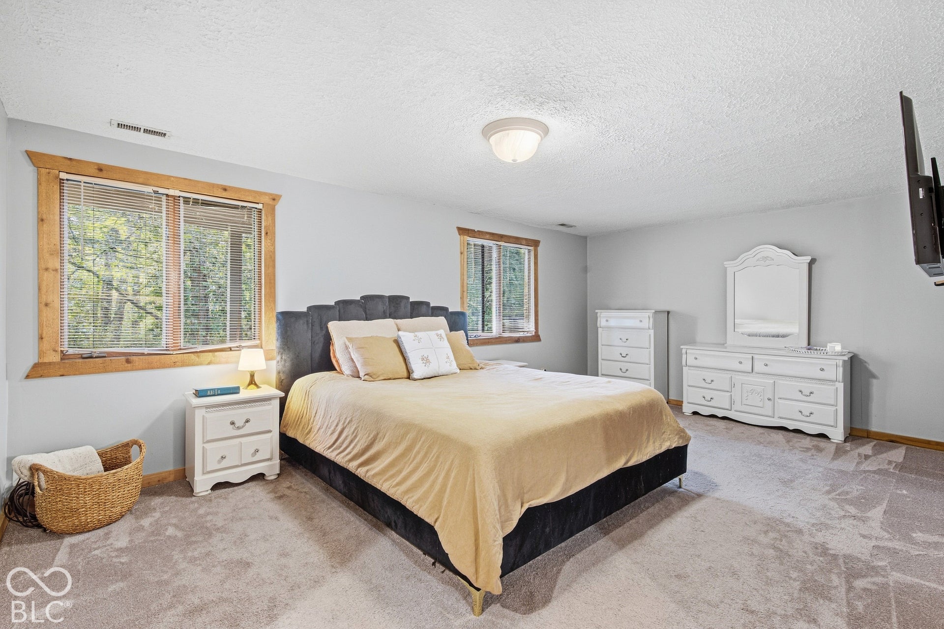 890 Starkey Road, Zionsville, IN 46077